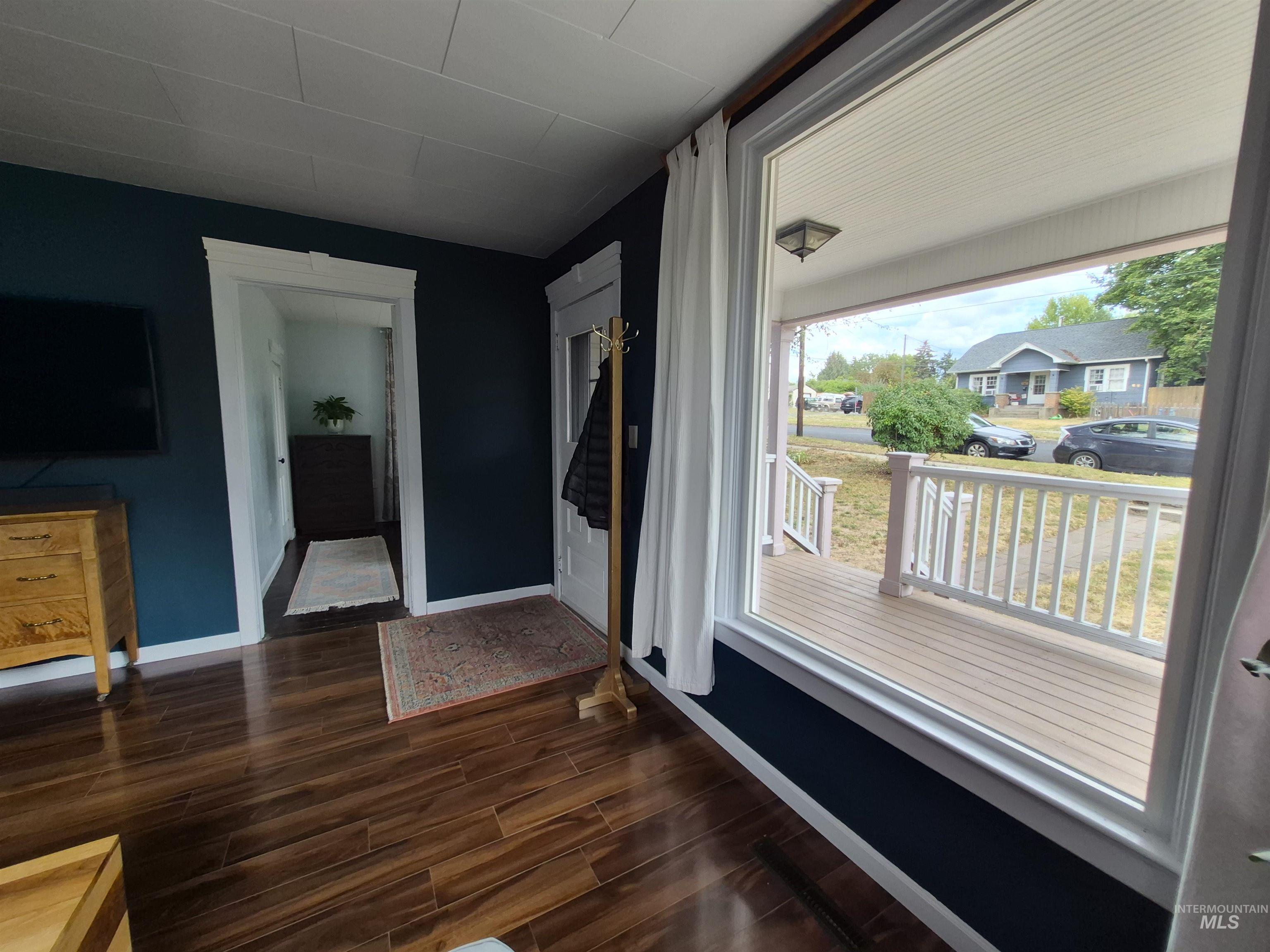 1013 Logan, Moscow, Idaho 83843, 2 Bedrooms, 1 Bathroom, Residential For Sale, Price $369,000,MLS 98999997