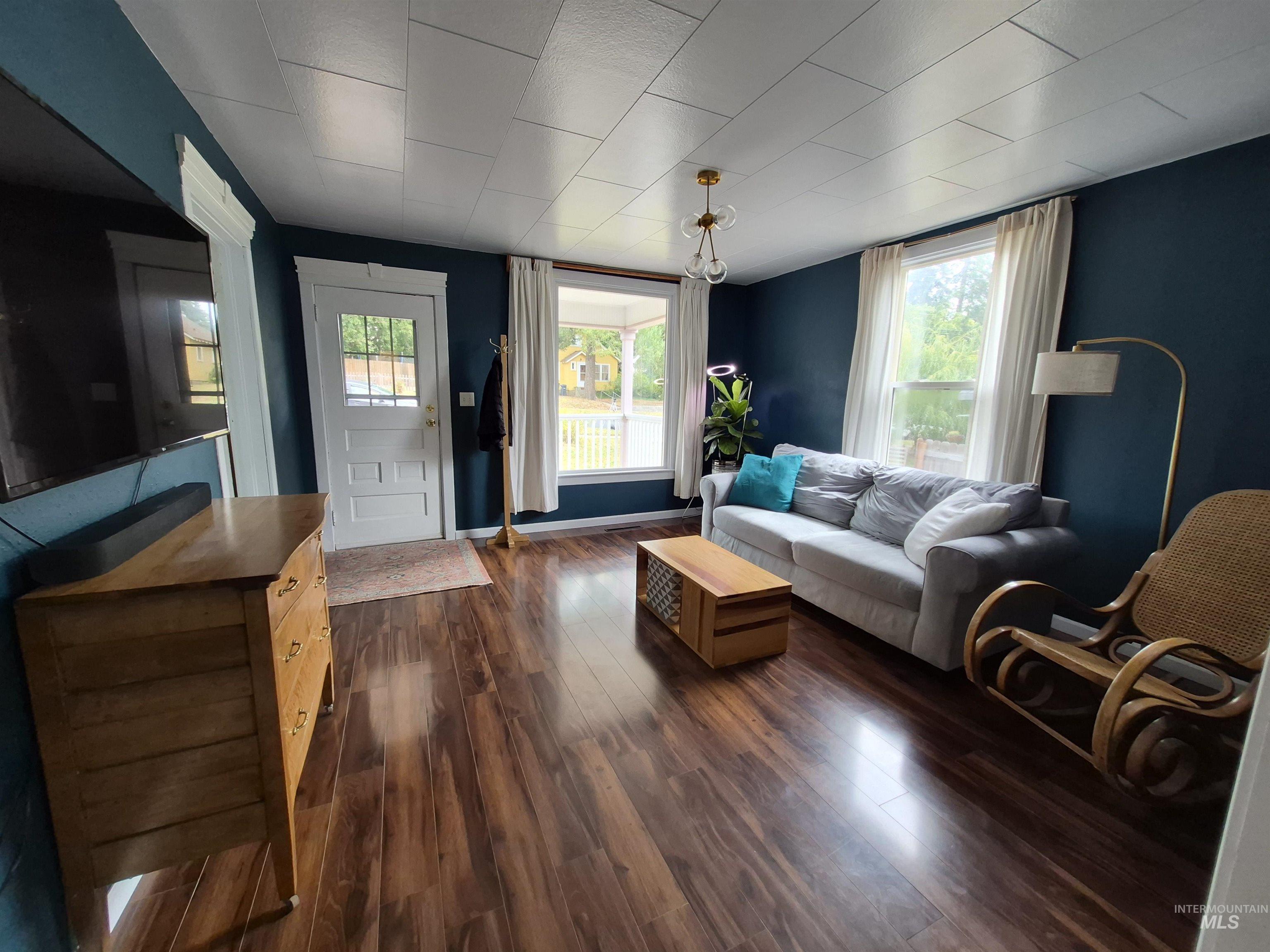1013 Logan, Moscow, Idaho 83843, 2 Bedrooms, 1 Bathroom, Residential For Sale, Price $369,000,MLS 98999997