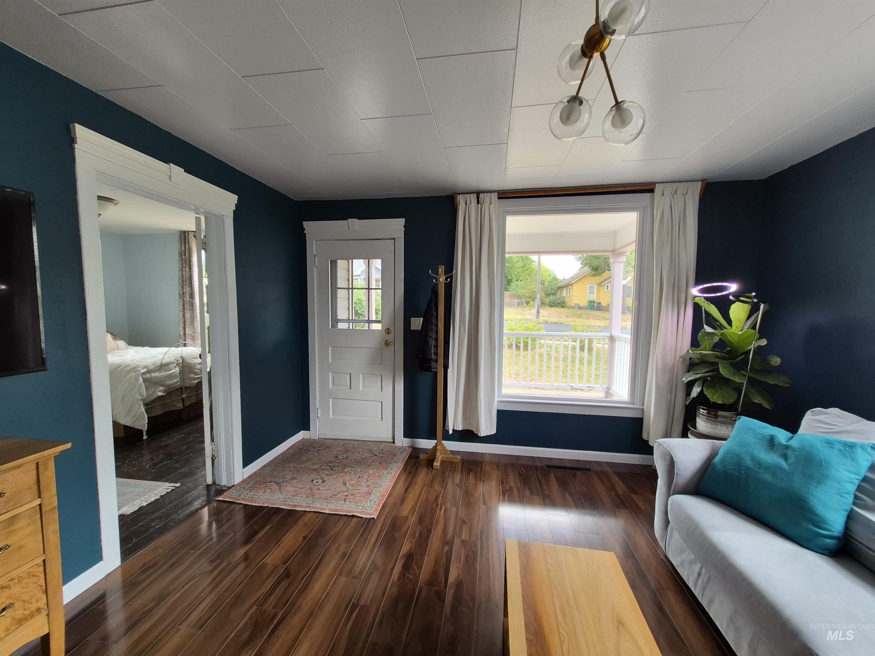 1013 Logan, Moscow, Idaho 83843, 2 Bedrooms, 1 Bathroom, Residential For Sale, Price $369,000,MLS 98999997