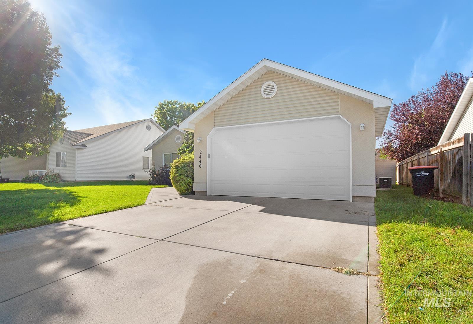2440 Ironwood Ave., Twin Falls, Idaho 83301, 3 Bedrooms, 2 Bathrooms, Residential For Sale, Price $349,000,MLS 98999998