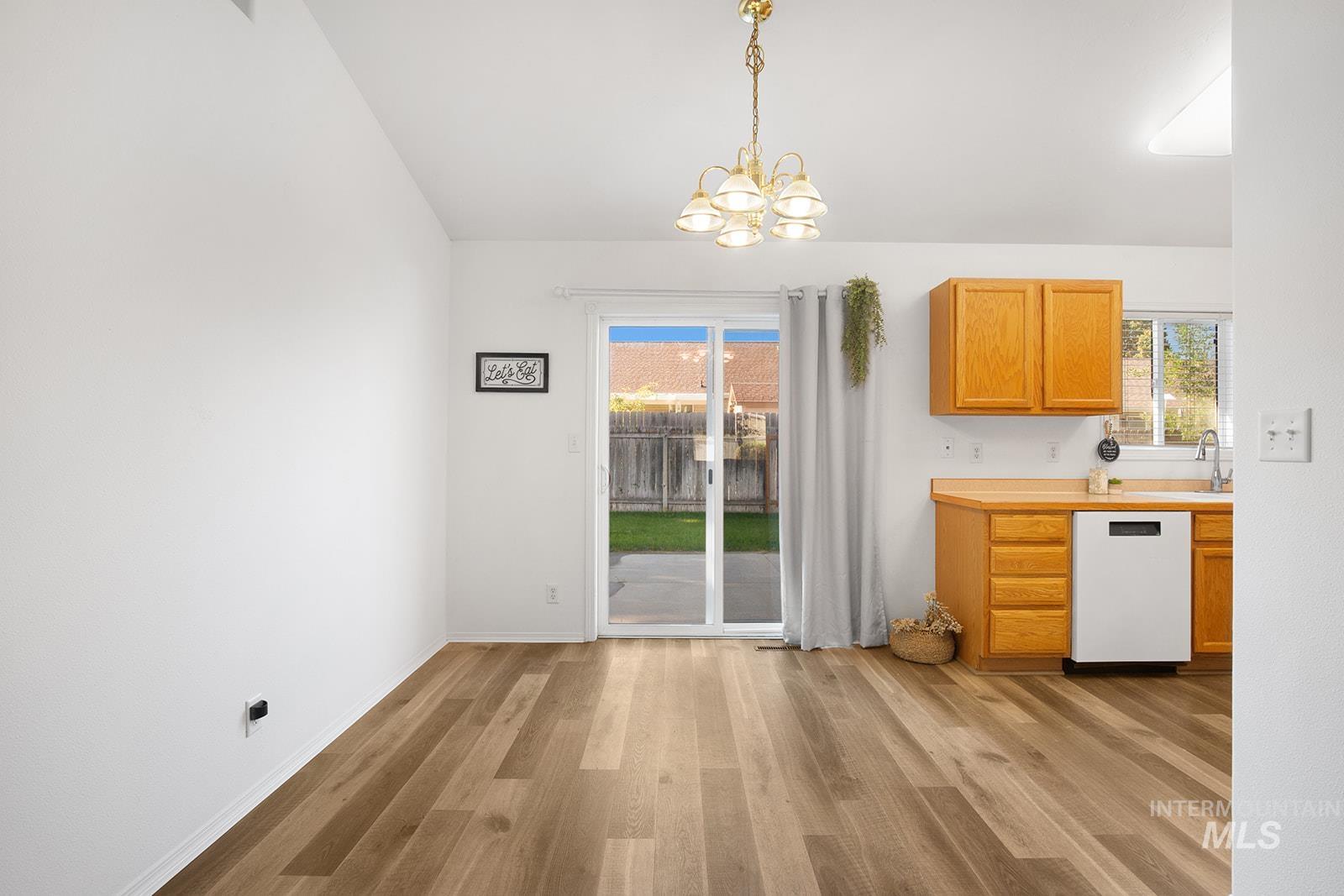 2440 Ironwood Ave., Twin Falls, Idaho 83301, 3 Bedrooms, 2 Bathrooms, Residential For Sale, Price $349,000,MLS 98999998