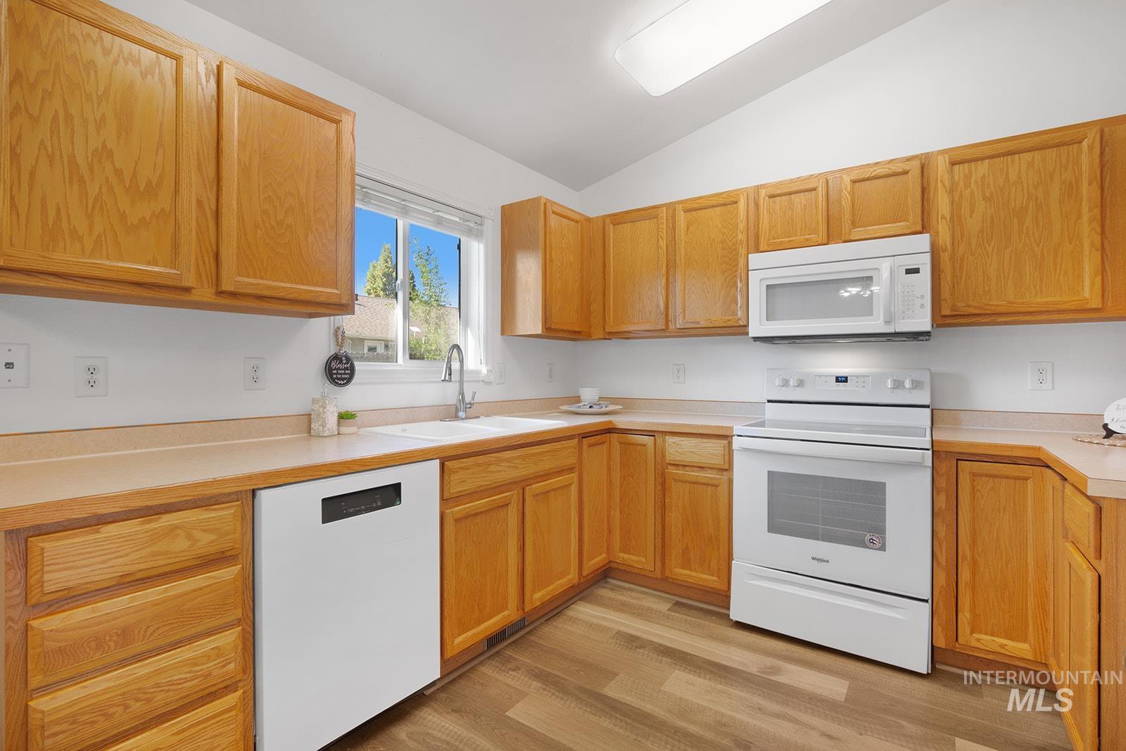 2440 Ironwood Ave., Twin Falls, Idaho 83301, 3 Bedrooms, 2 Bathrooms, Residential For Sale, Price $349,000,MLS 98999998