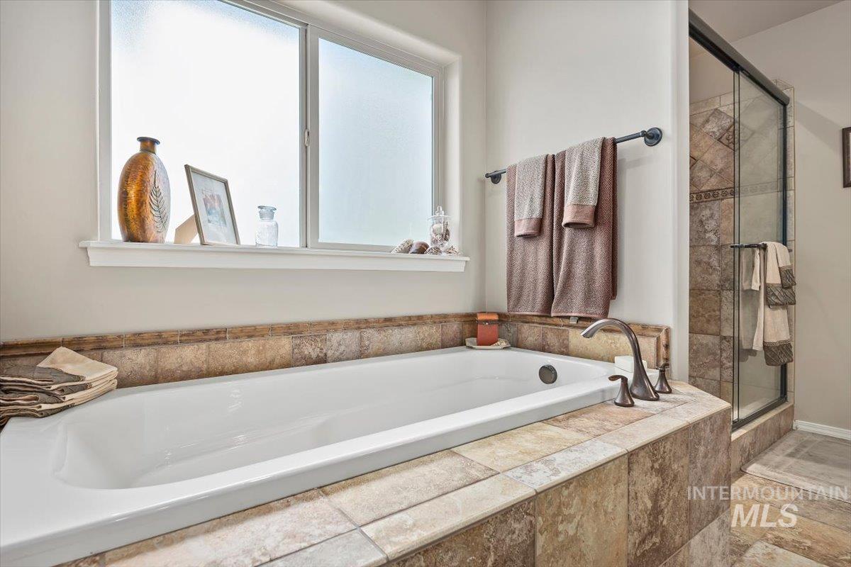 2603 Carriage Way, Twin Falls, Idaho 83301, 4 Bedrooms, 2.5 Bathrooms, Residential For Sale, Price $499,900,MLS 98999999