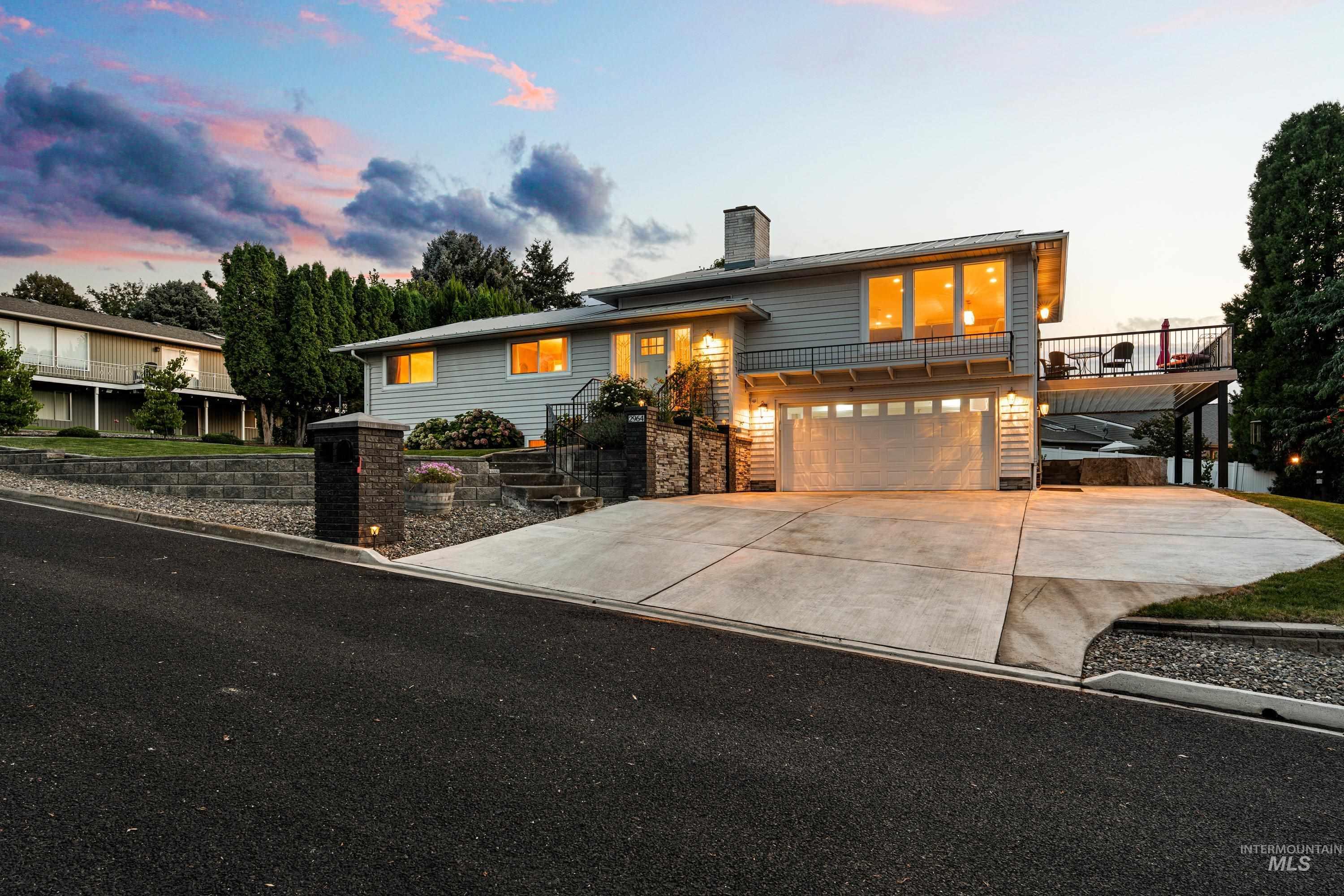 2964 Mayfair Ridge, Lewiston, Idaho 83501, 3 Bedrooms, 4.5 Bathrooms, Residential For Sale, Price $565,000,MLS 99000002