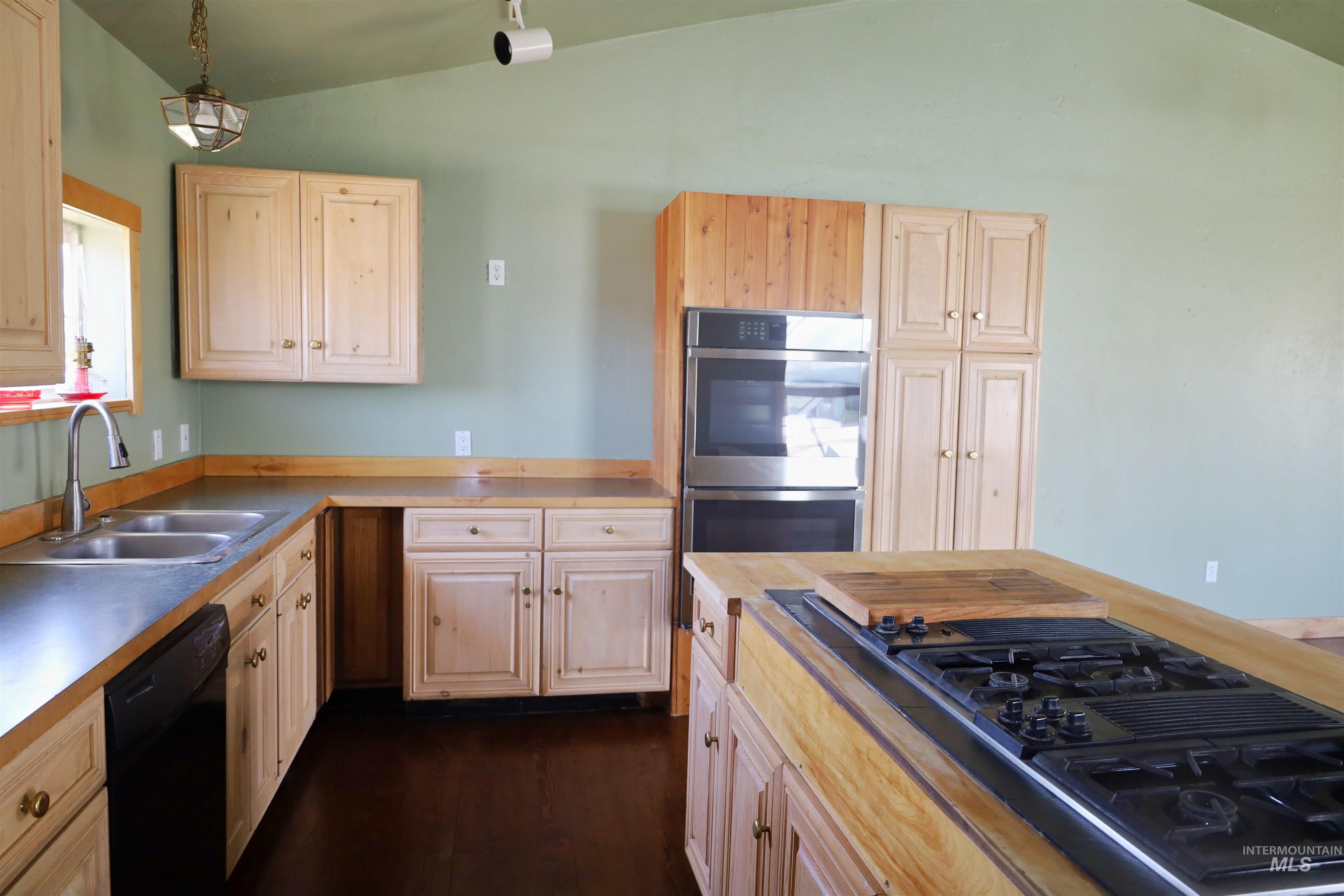 1674 Little Wood Reservoir Road, Carey, Idaho 83320, 2 Bedrooms, 1 Bathroom, Residential For Sale, Price $339,000,MLS 99000007
