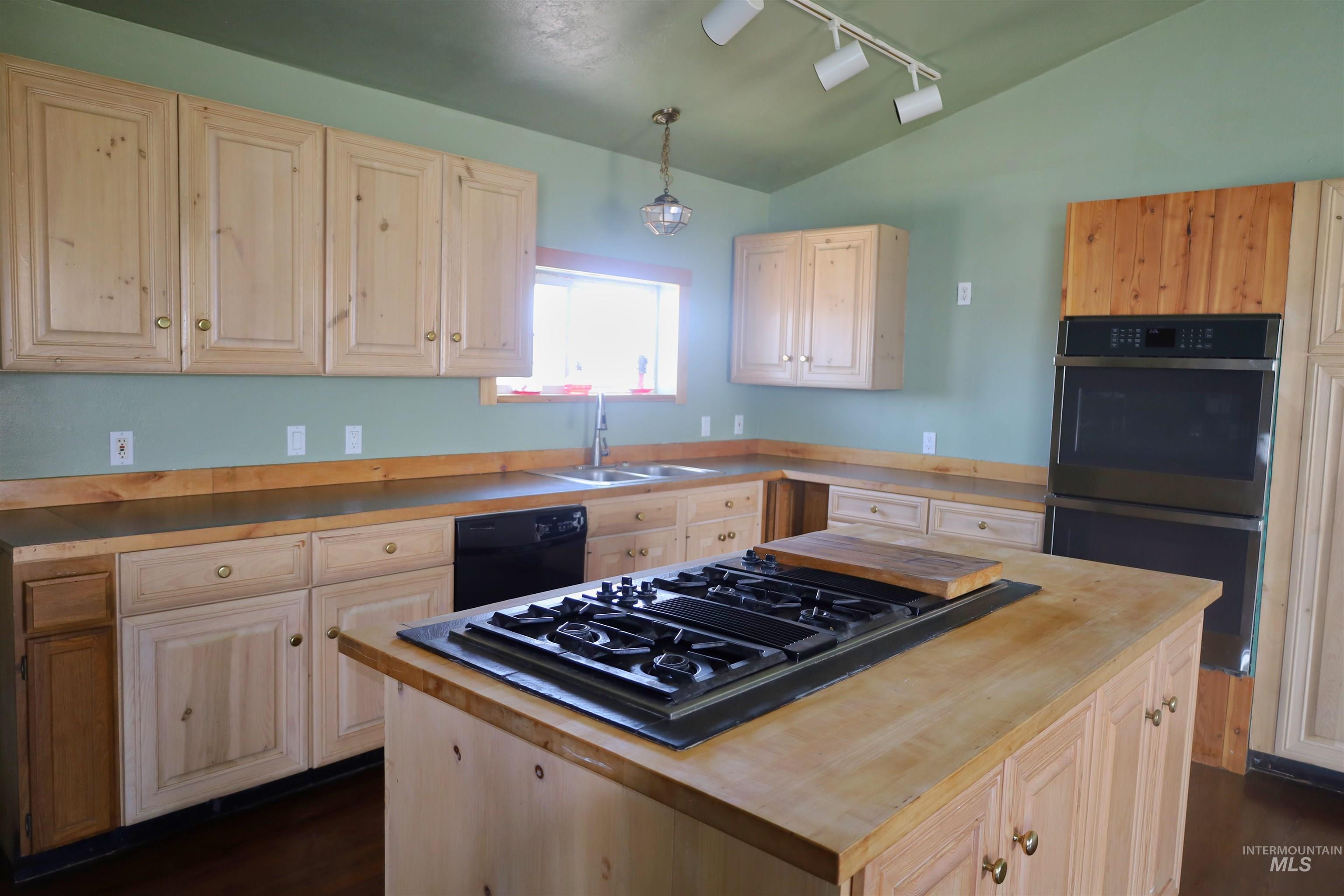 1674 Little Wood Reservoir Road, Carey, Idaho 83320, 2 Bedrooms, 1 Bathroom, Residential For Sale, Price $339,000,MLS 99000007