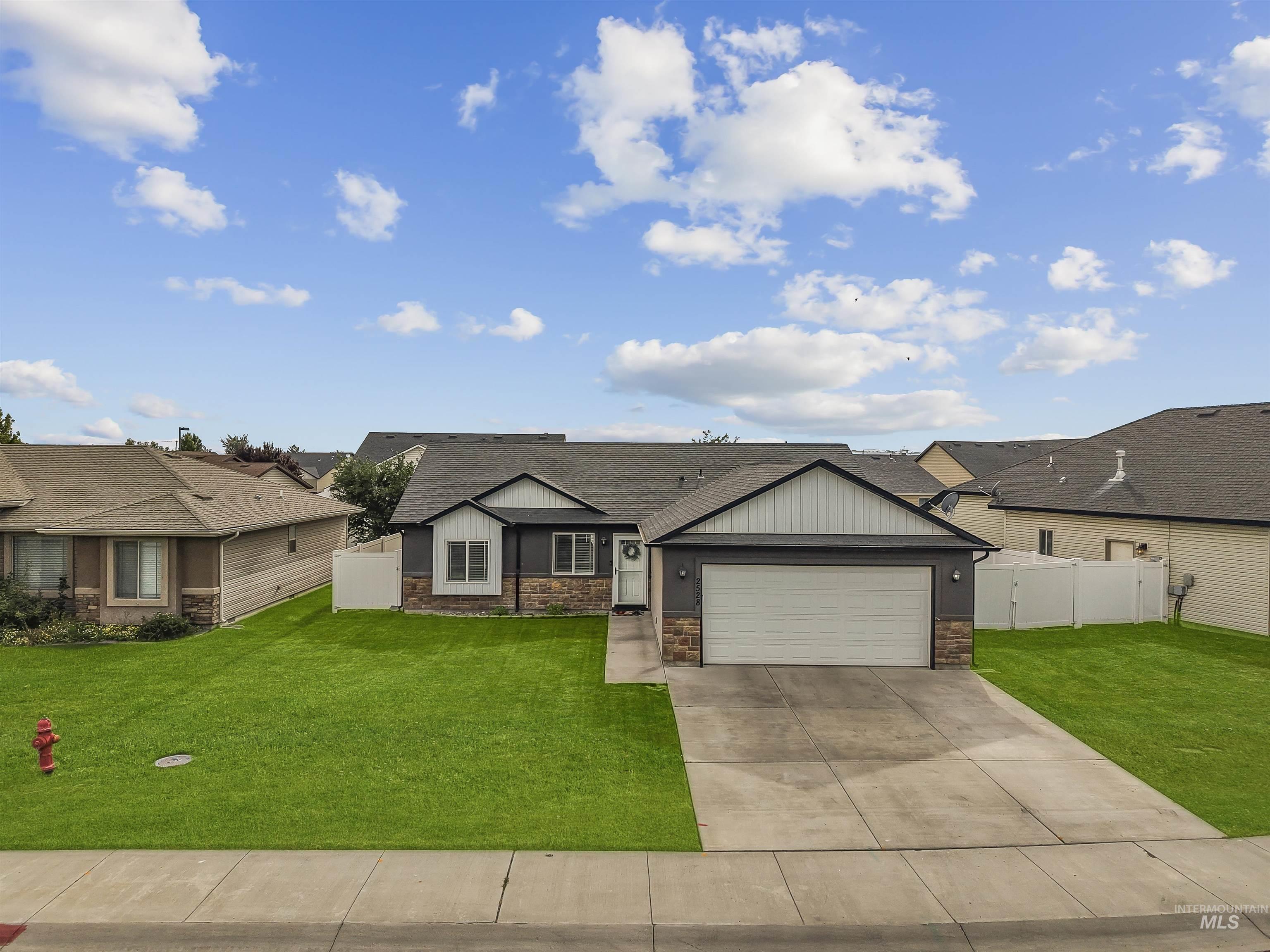 2528 Denali, Burley, Idaho 83318, 4 Bedrooms, 2 Bathrooms, Residential For Sale, Price $315,000,MLS 99000008