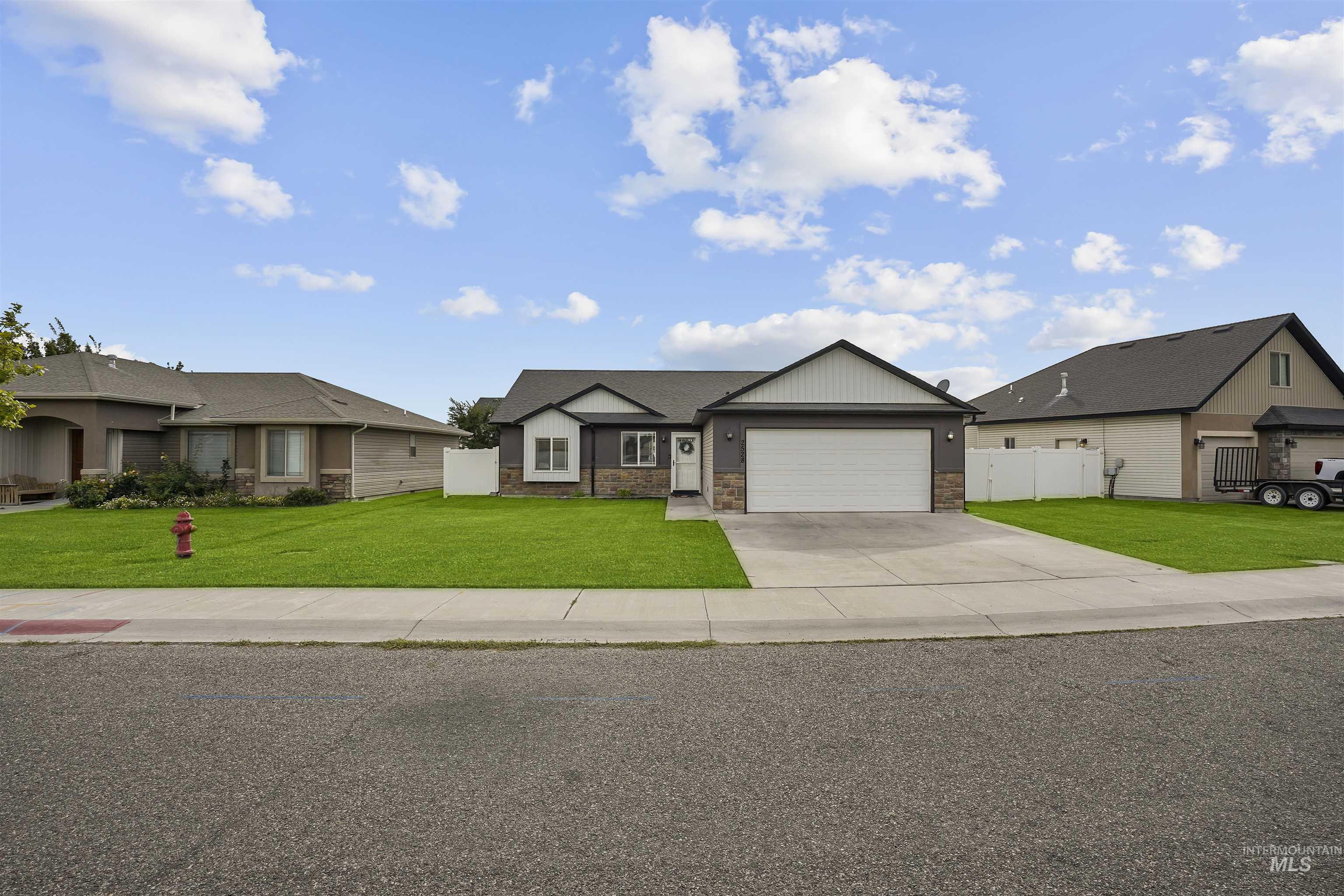 2528 Denali, Burley, Idaho 83318, 4 Bedrooms, 2 Bathrooms, Residential For Sale, Price $315,000,MLS 99000008