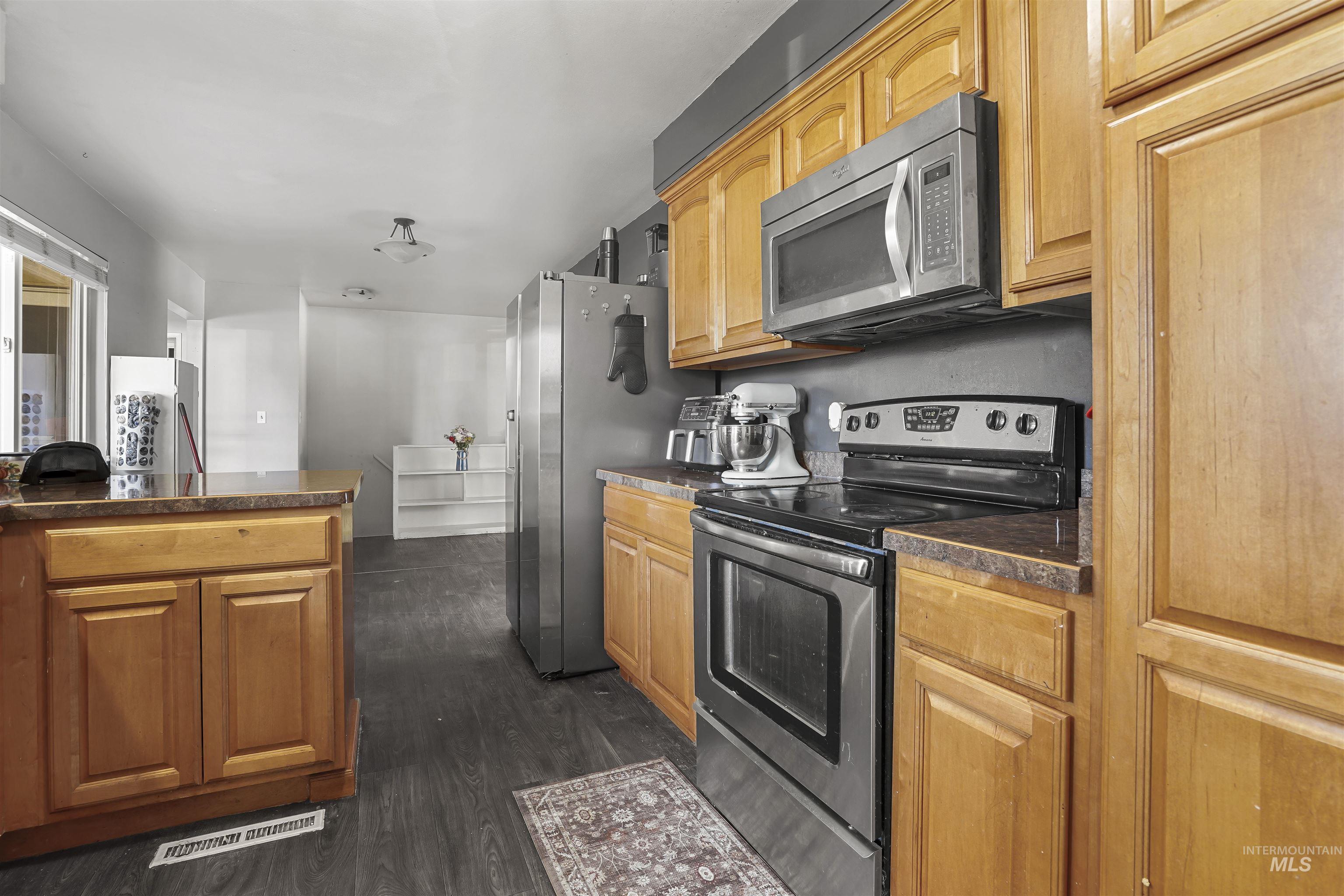 2360 Burton Ave, Burley, Idaho 83318, 5 Bedrooms, 3 Bathrooms, Residential For Sale, Price $375,000,MLS 99000009