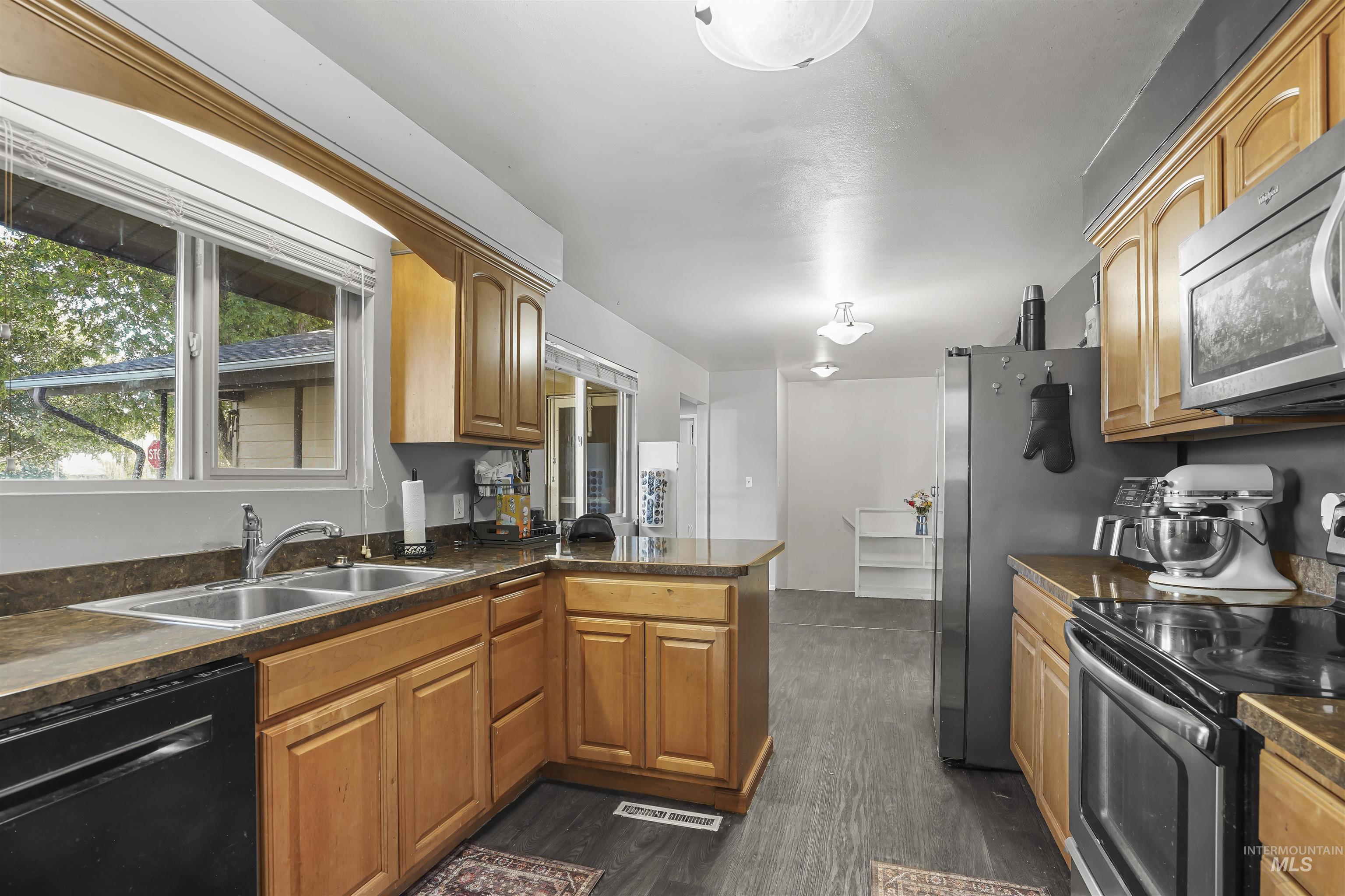 2360 Burton Ave, Burley, Idaho 83318, 5 Bedrooms, 3 Bathrooms, Residential For Sale, Price $375,000,MLS 99000009