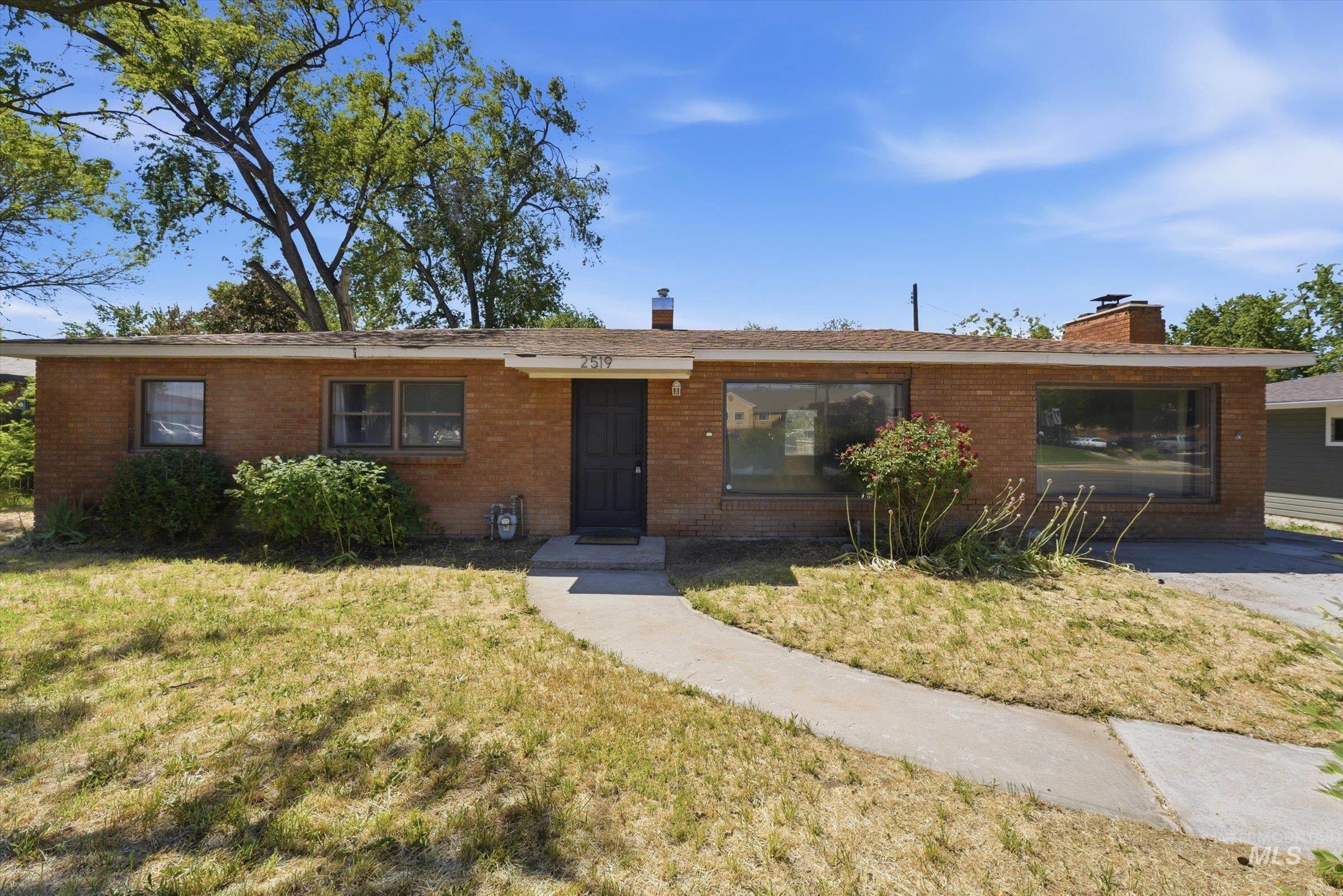 2519 S Vista Ave, Boise, Idaho 83705, 4 Bedrooms, 1 Bathroom, Residential For Sale, Price $379,900,MLS 99000012