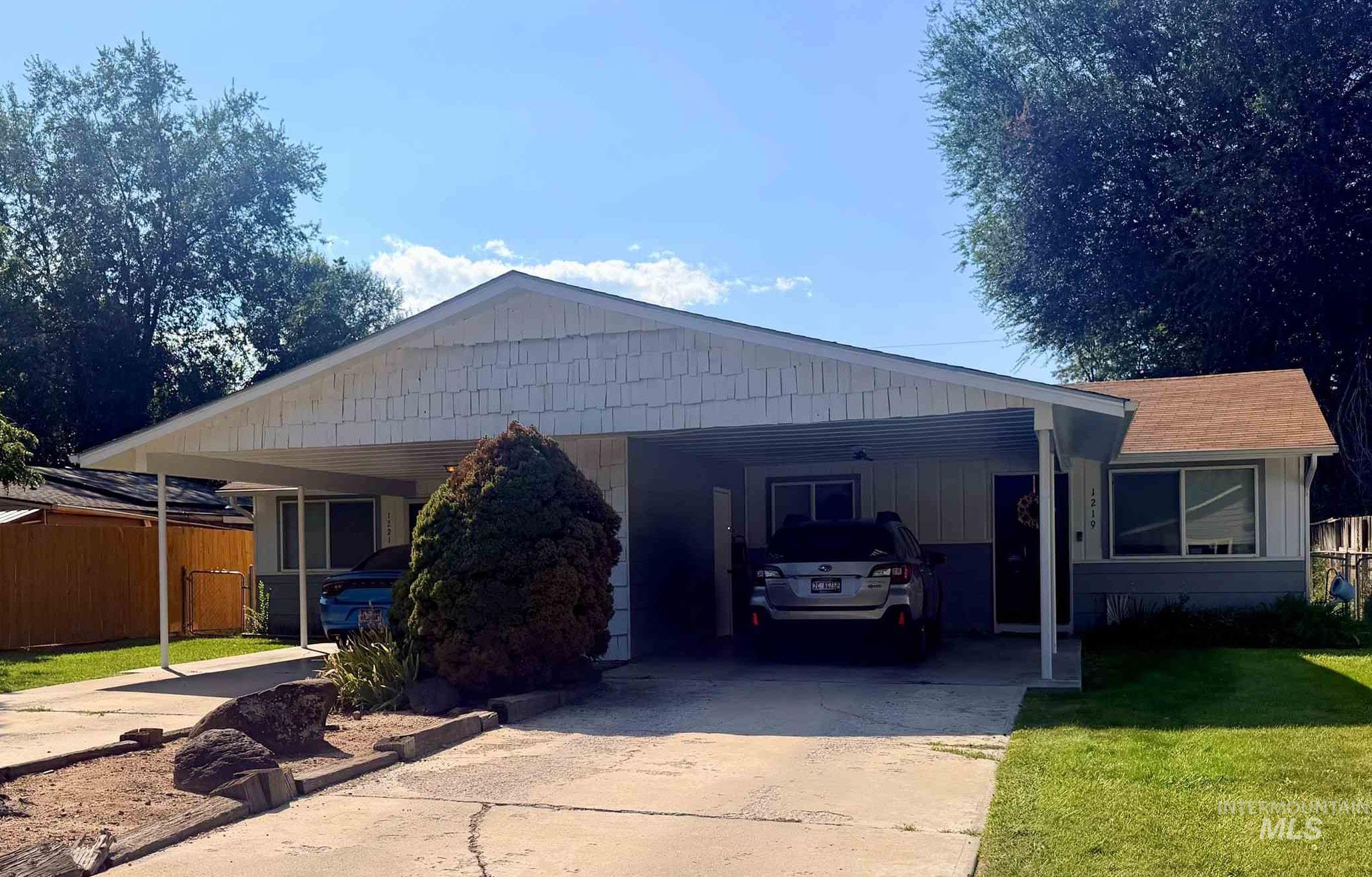 1219-1221 S Fern St, Nampa, Idaho 83686, 2 Bedrooms, 1 Bathroom, Residential Income For Sale, Price $475,000,MLS 99000014