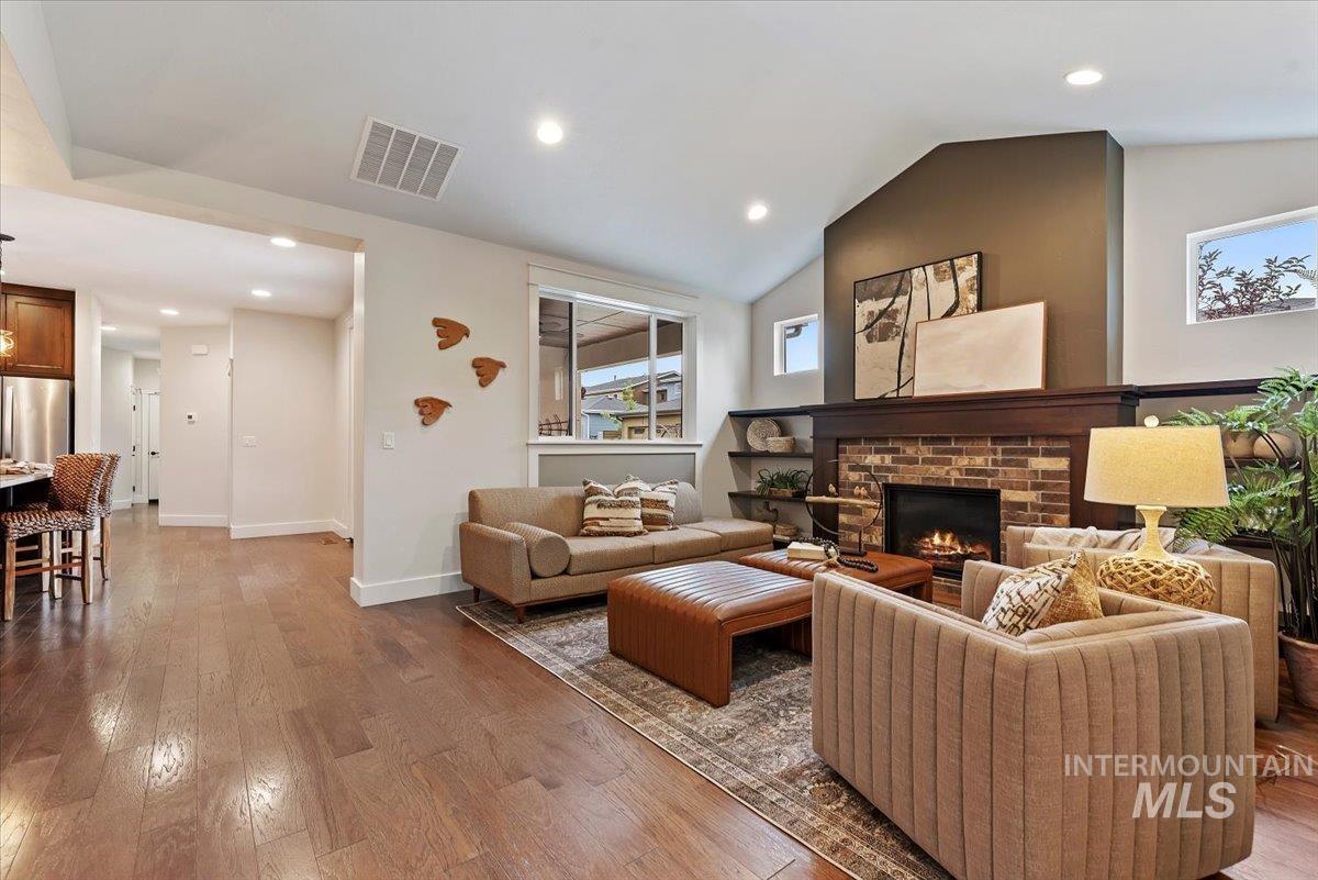 3092 S Brookridge Way, Boise, Idaho 83716, 4 Bedrooms, 3 Bathrooms, Residential For Sale, Price $835,000,MLS 99000015