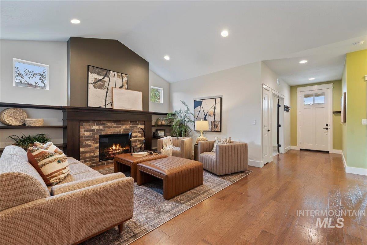 3092 S Brookridge Way, Boise, Idaho 83716, 4 Bedrooms, 3 Bathrooms, Residential For Sale, Price $835,000,MLS 99000015