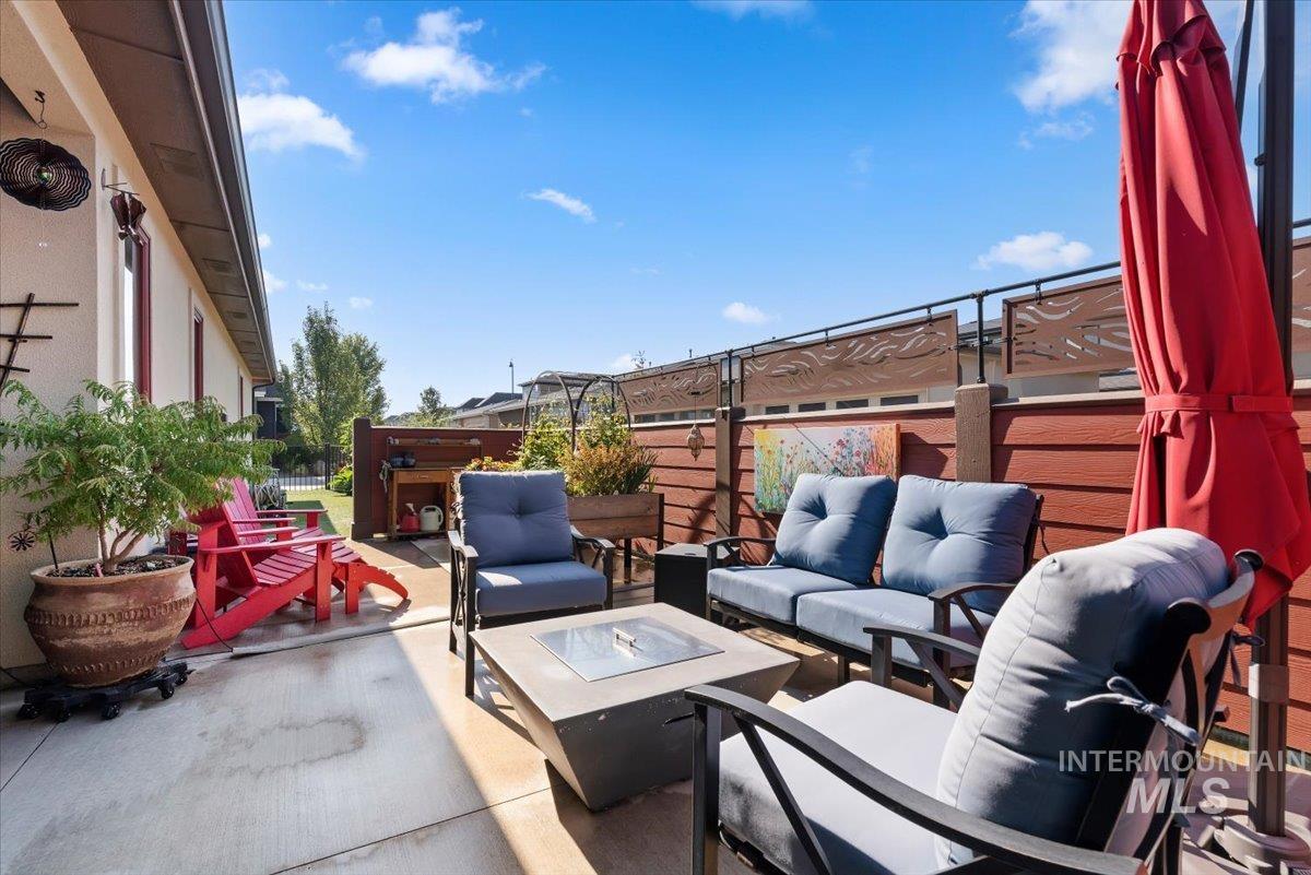 3092 S Brookridge Way, Boise, Idaho 83716, 4 Bedrooms, 3 Bathrooms, Residential For Sale, Price $835,000,MLS 99000015