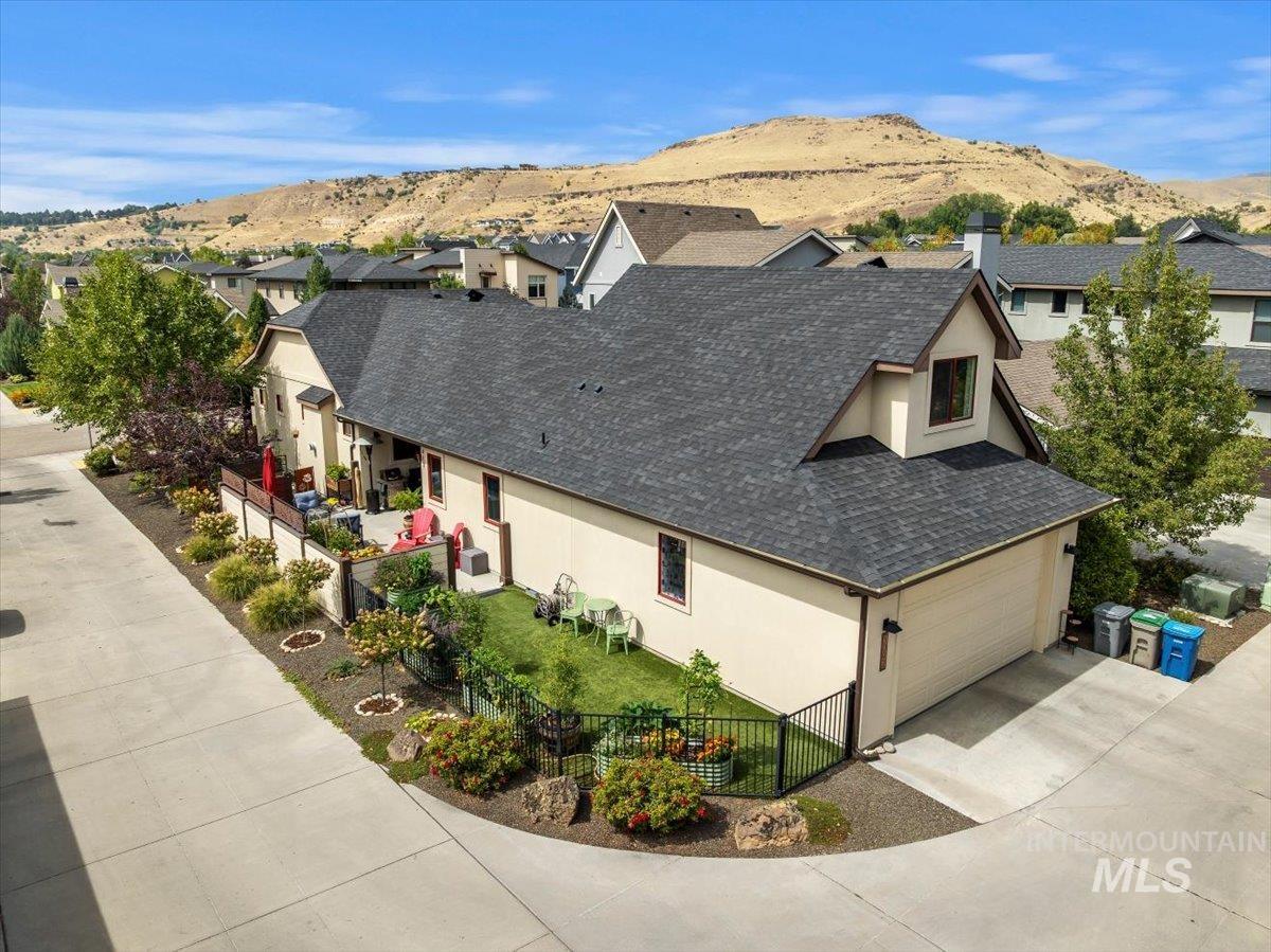 3092 S Brookridge Way, Boise, Idaho 83716, 4 Bedrooms, 3 Bathrooms, Residential For Sale, Price $835,000,MLS 99000015