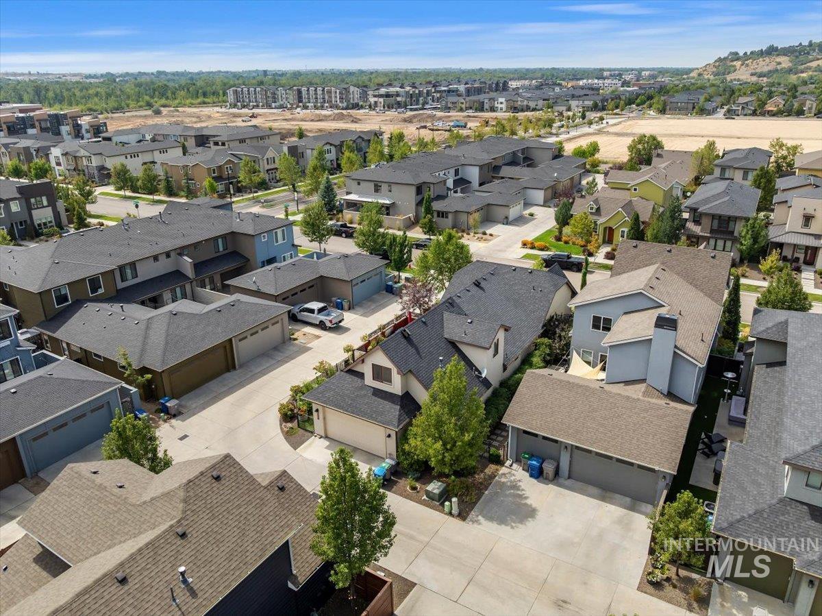 3092 S Brookridge Way, Boise, Idaho 83716, 4 Bedrooms, 3 Bathrooms, Residential For Sale, Price $835,000,MLS 99000015