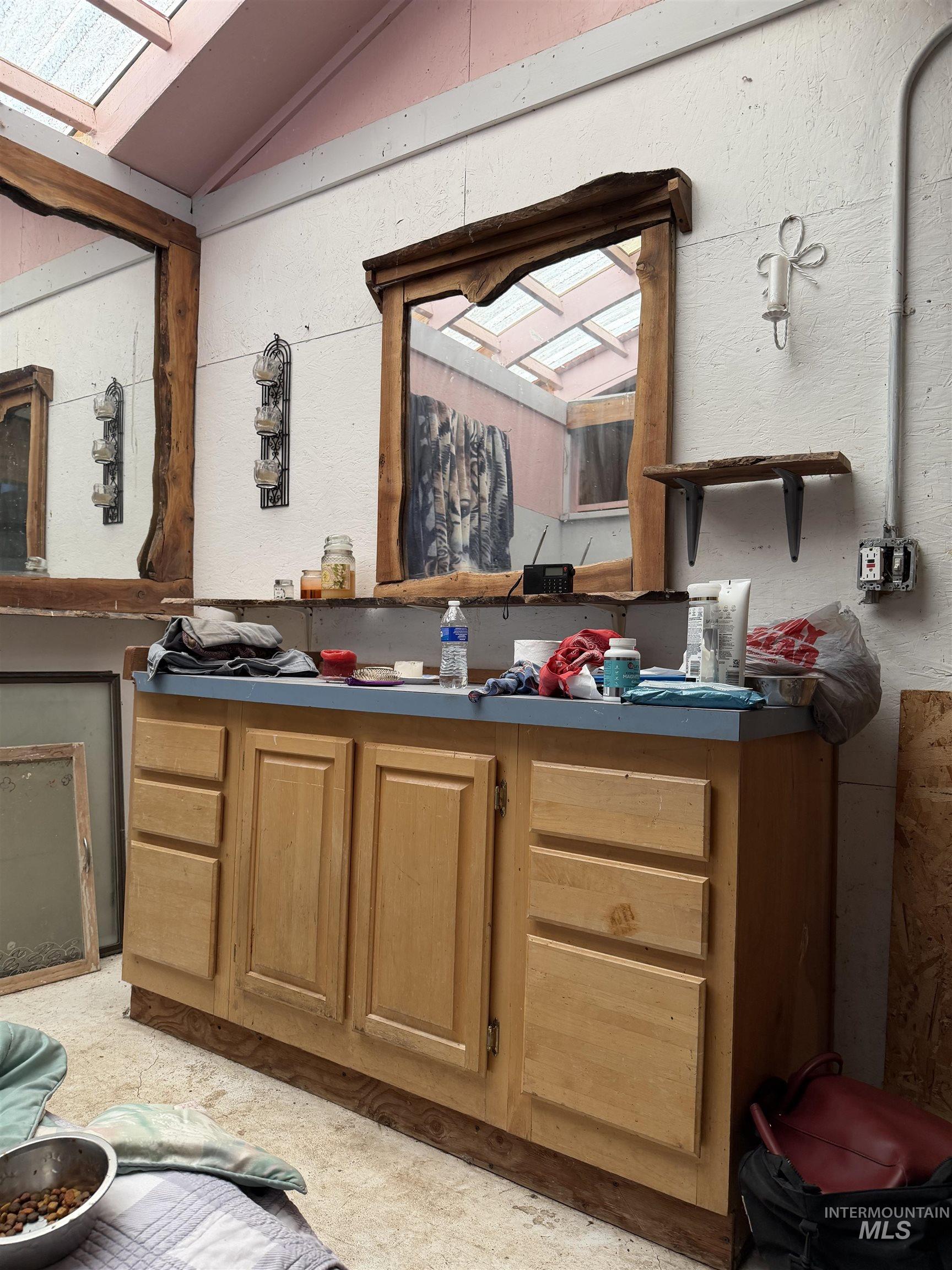 2277 Keithly Creek Rd, Midvale, Idaho 83645, 1 Bedroom, 1 Bathroom, Residential For Sale, Price $169,900,MLS 99000016