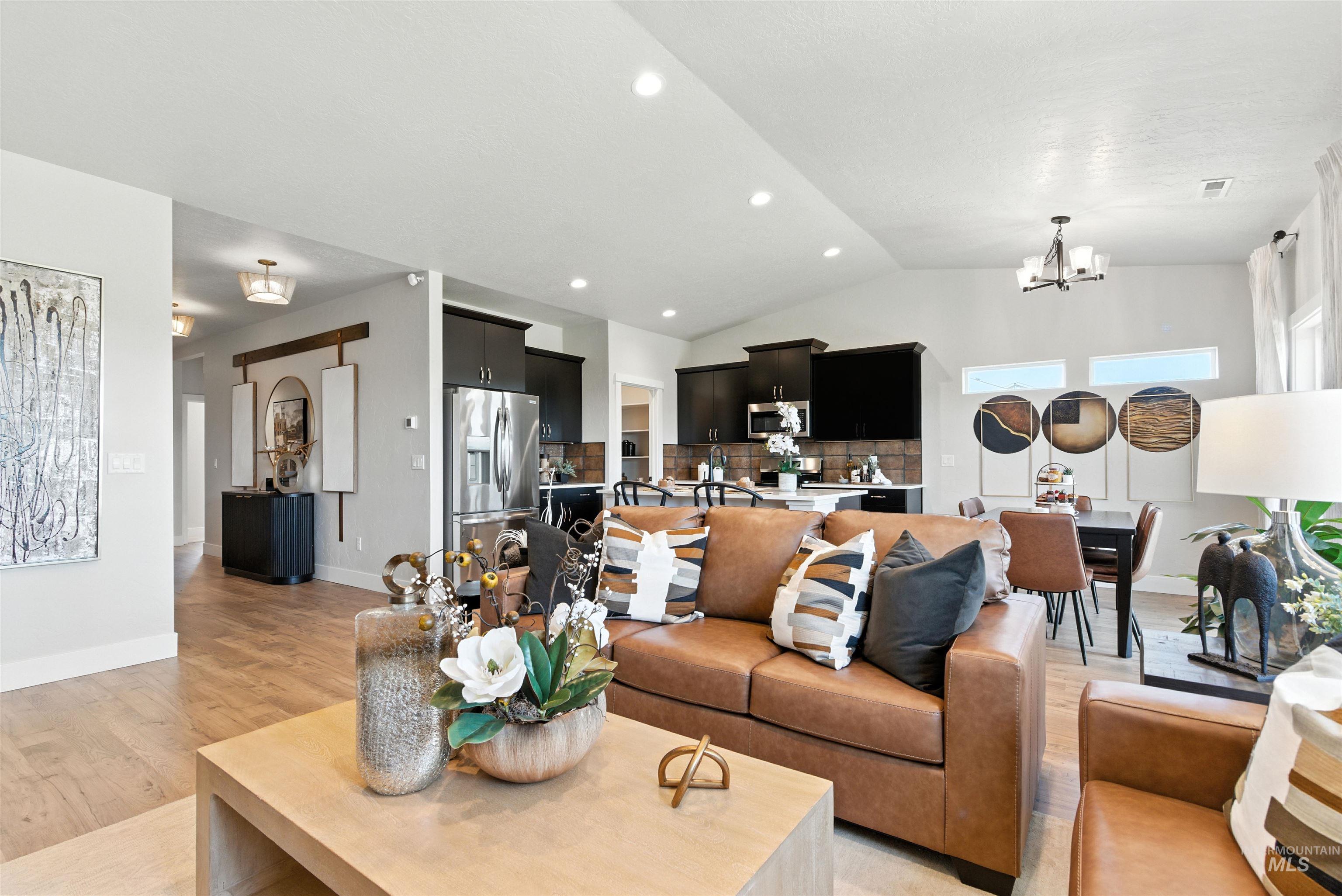 9503 S Geothermal Ave., Kuna, Idaho 83634, 3 Bedrooms, 2 Bathrooms, Residential For Sale, Price $424,990,MLS 99000018