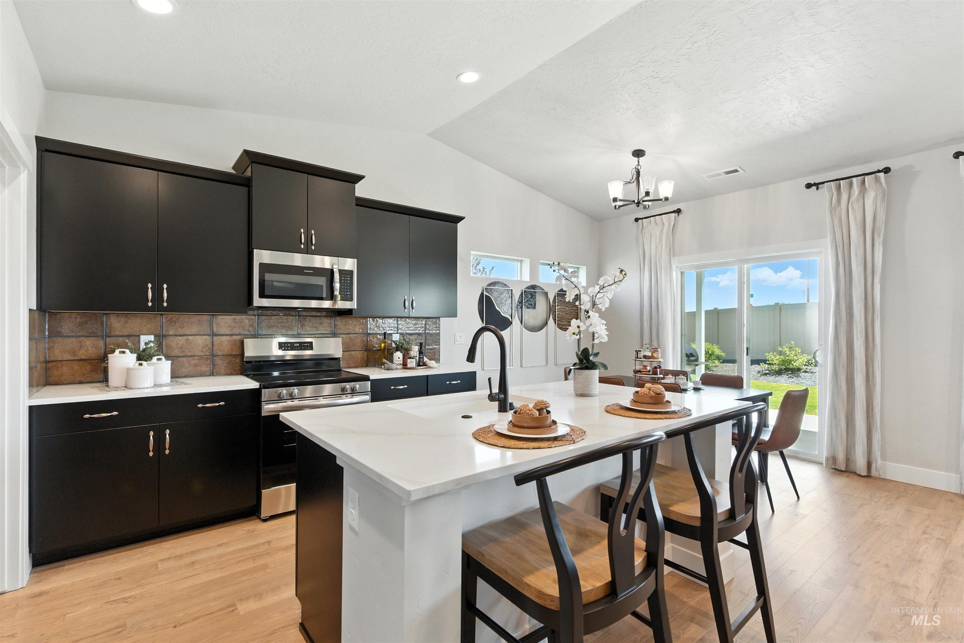 9503 S Geothermal Ave., Kuna, Idaho 83634, 3 Bedrooms, 2 Bathrooms, Residential For Sale, Price $424,990,MLS 99000018