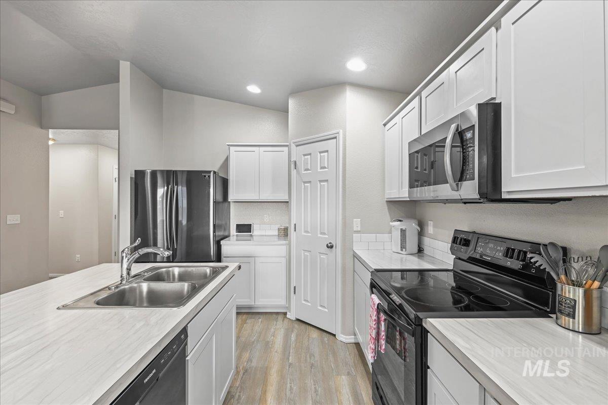 1785 SW Levant Way, Mountain Home, Idaho 83647, 3 Bedrooms, 2 Bathrooms, Residential For Sale, Price $370,000,MLS 99000020