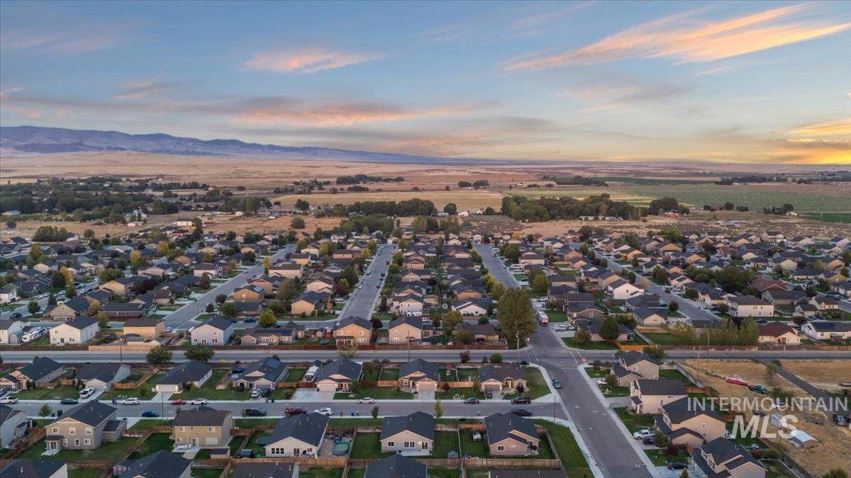 1785 SW Levant Way, Mountain Home, Idaho 83647, 3 Bedrooms, 2 Bathrooms, Residential For Sale, Price $370,000,MLS 99000020