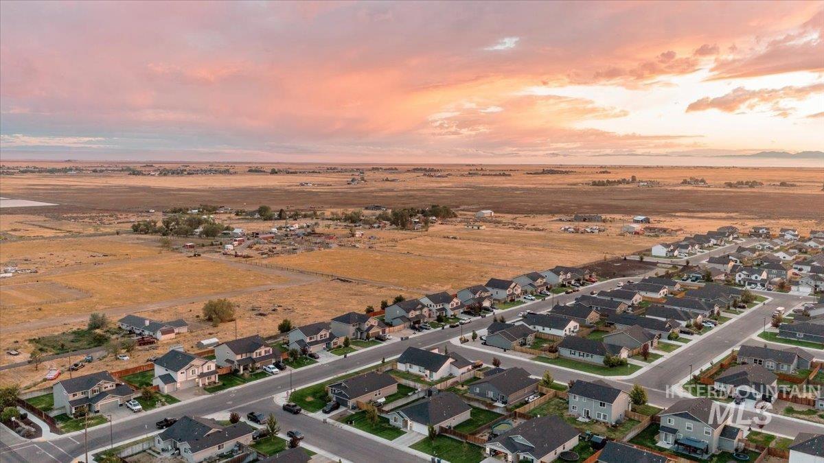1785 SW Levant Way, Mountain Home, Idaho 83647, 3 Bedrooms, 2 Bathrooms, Residential For Sale, Price $370,000,MLS 99000020