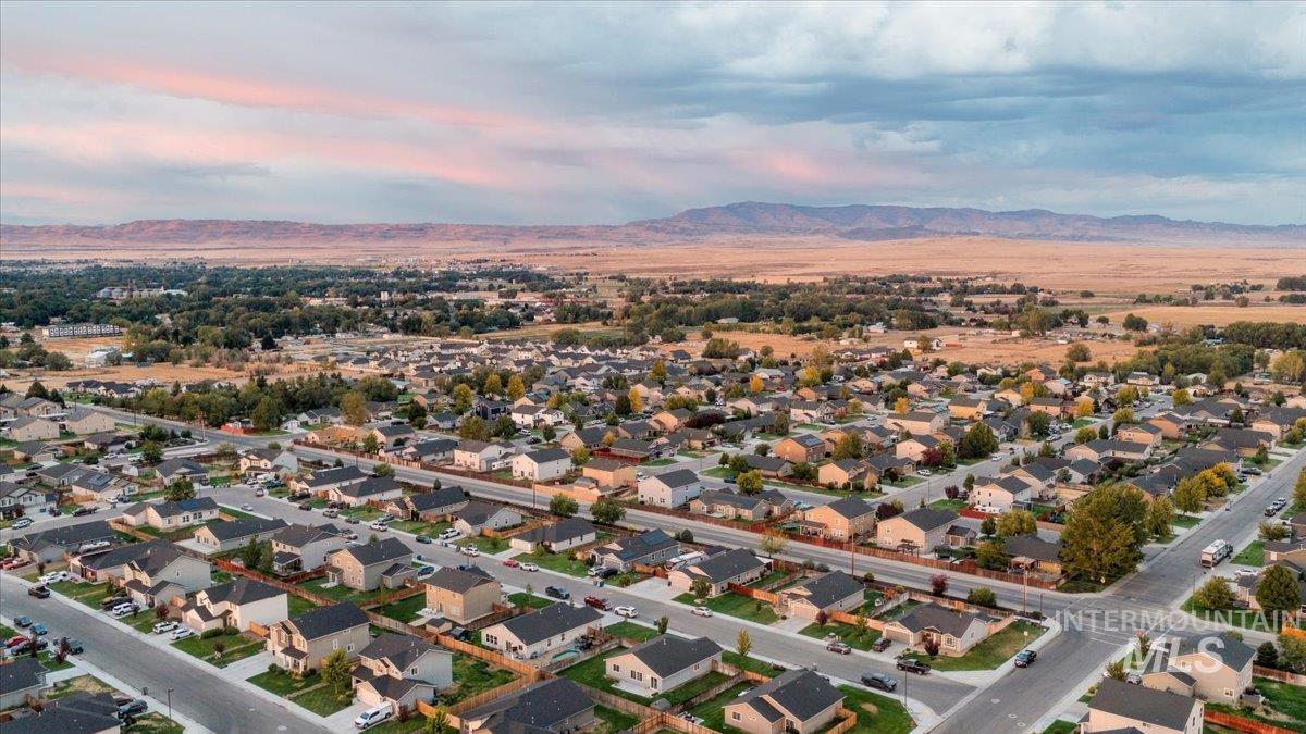 1785 SW Levant Way, Mountain Home, Idaho 83647, 3 Bedrooms, 2 Bathrooms, Residential For Sale, Price $370,000,MLS 99000020