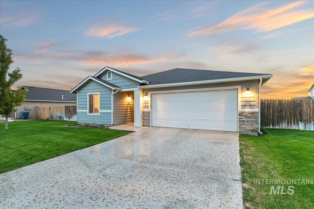 1785 SW Levant Way, Mountain Home, Idaho 83647, 3 Bedrooms, 2 Bathrooms, Residential For Sale, Price $370,000,MLS 99000020