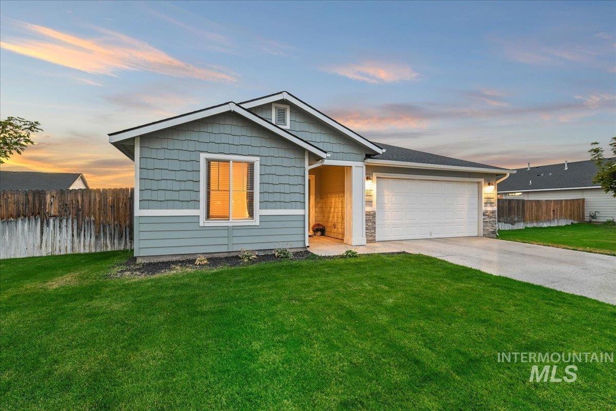 1785 SW Levant Way, Mountain Home, Idaho 83647, 3 Bedrooms, 2 Bathrooms, Residential For Sale, Price $370,000,MLS 99000020