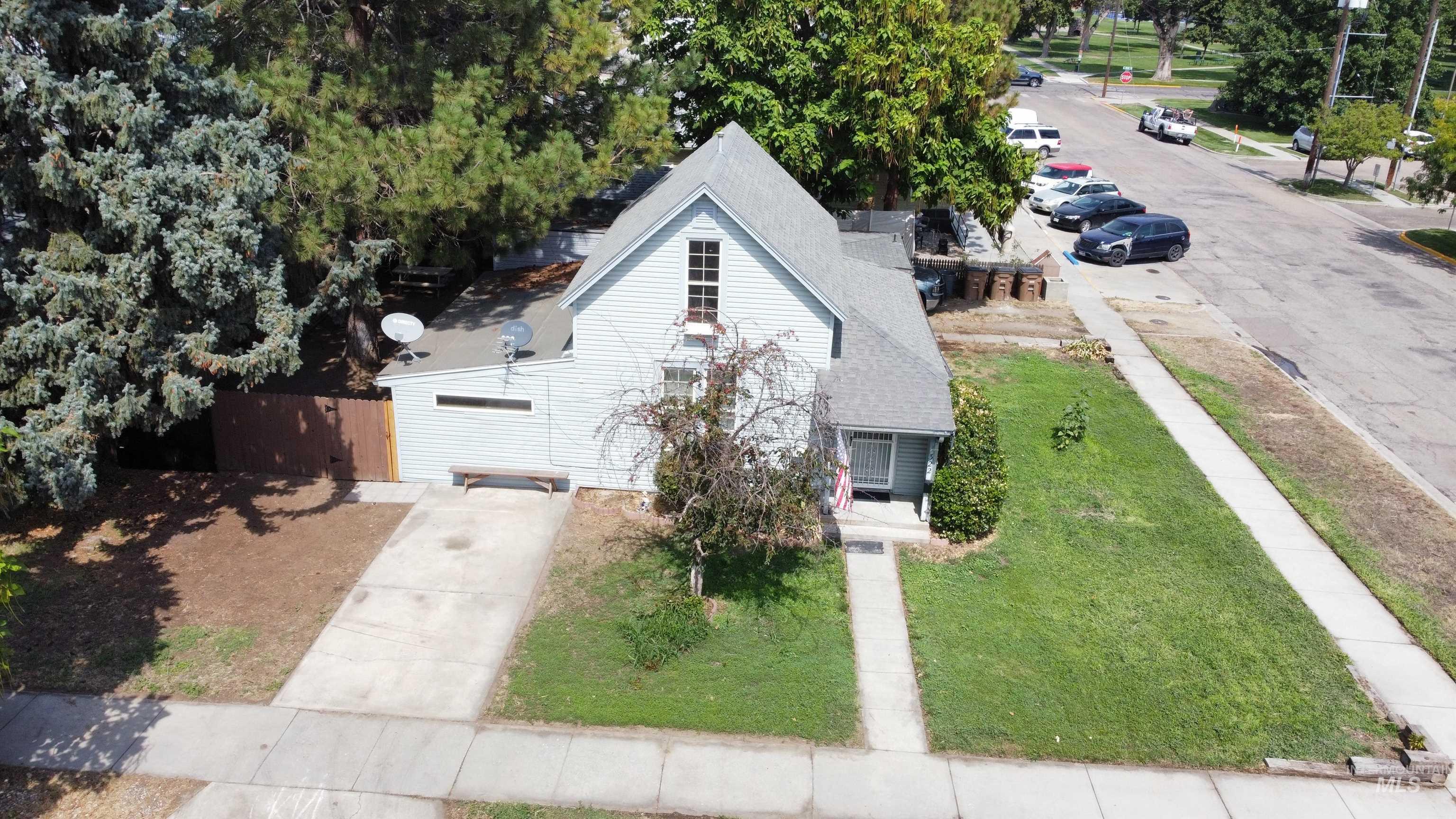 322 E 1st St., Emmett, Idaho 83617, 4 Bedrooms, 2 Bathrooms, Residential For Sale, Price $347,777,MLS 99000023