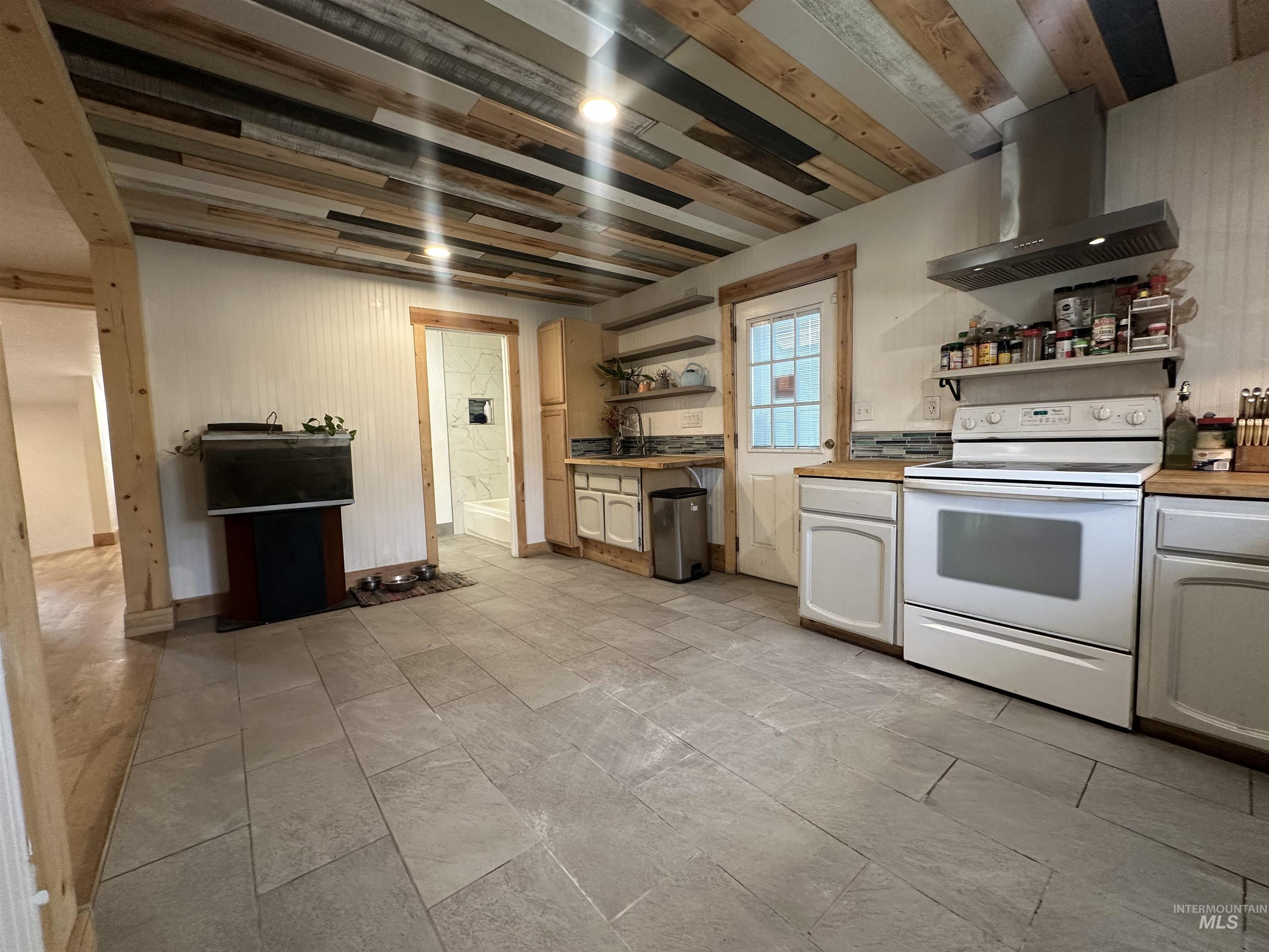 322 E 1st St., Emmett, Idaho 83617, 4 Bedrooms, 2 Bathrooms, Residential For Sale, Price $347,777,MLS 99000023