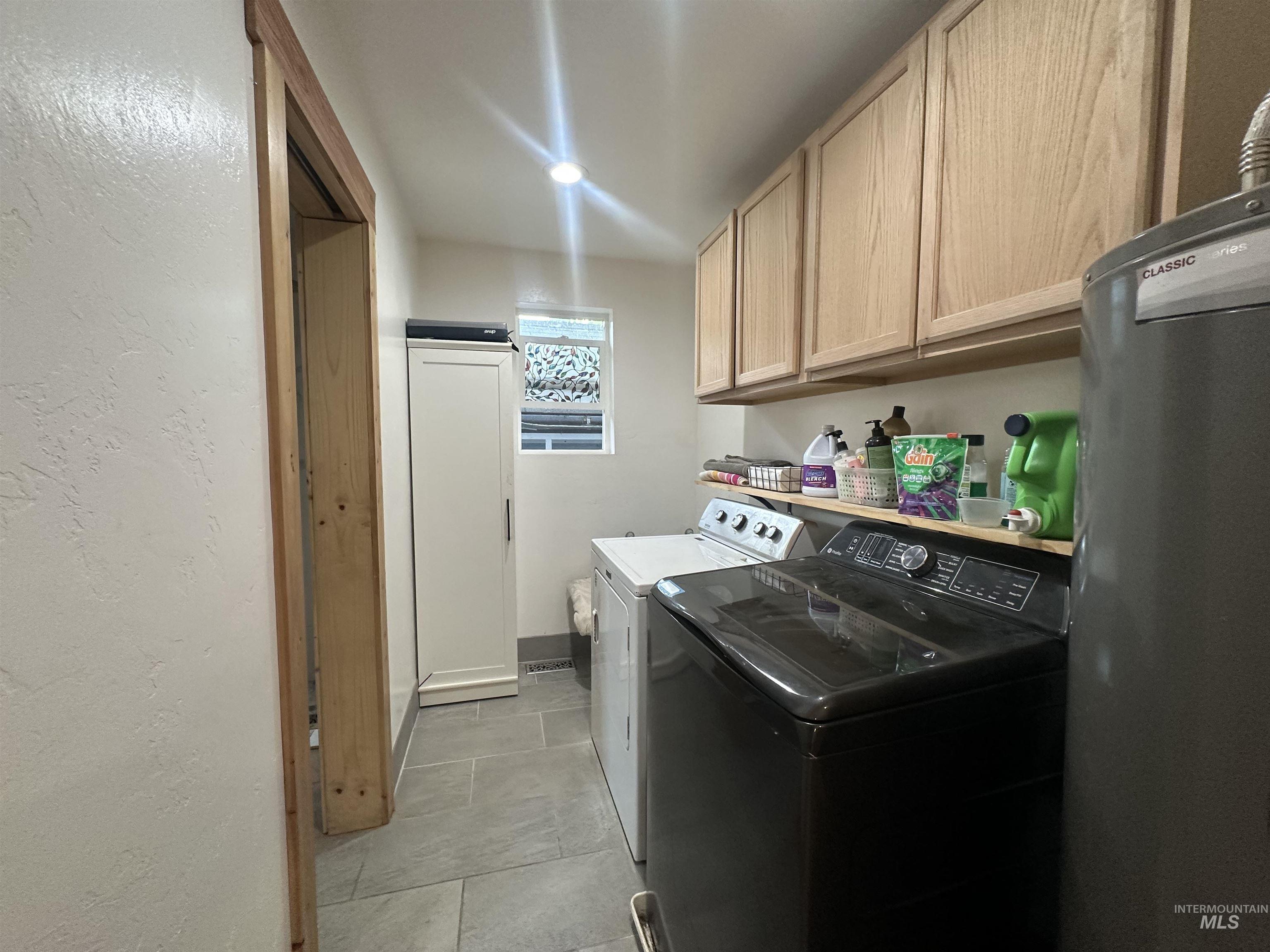 322 E 1st St., Emmett, Idaho 83617, 4 Bedrooms, 2 Bathrooms, Residential For Sale, Price $347,777,MLS 99000023