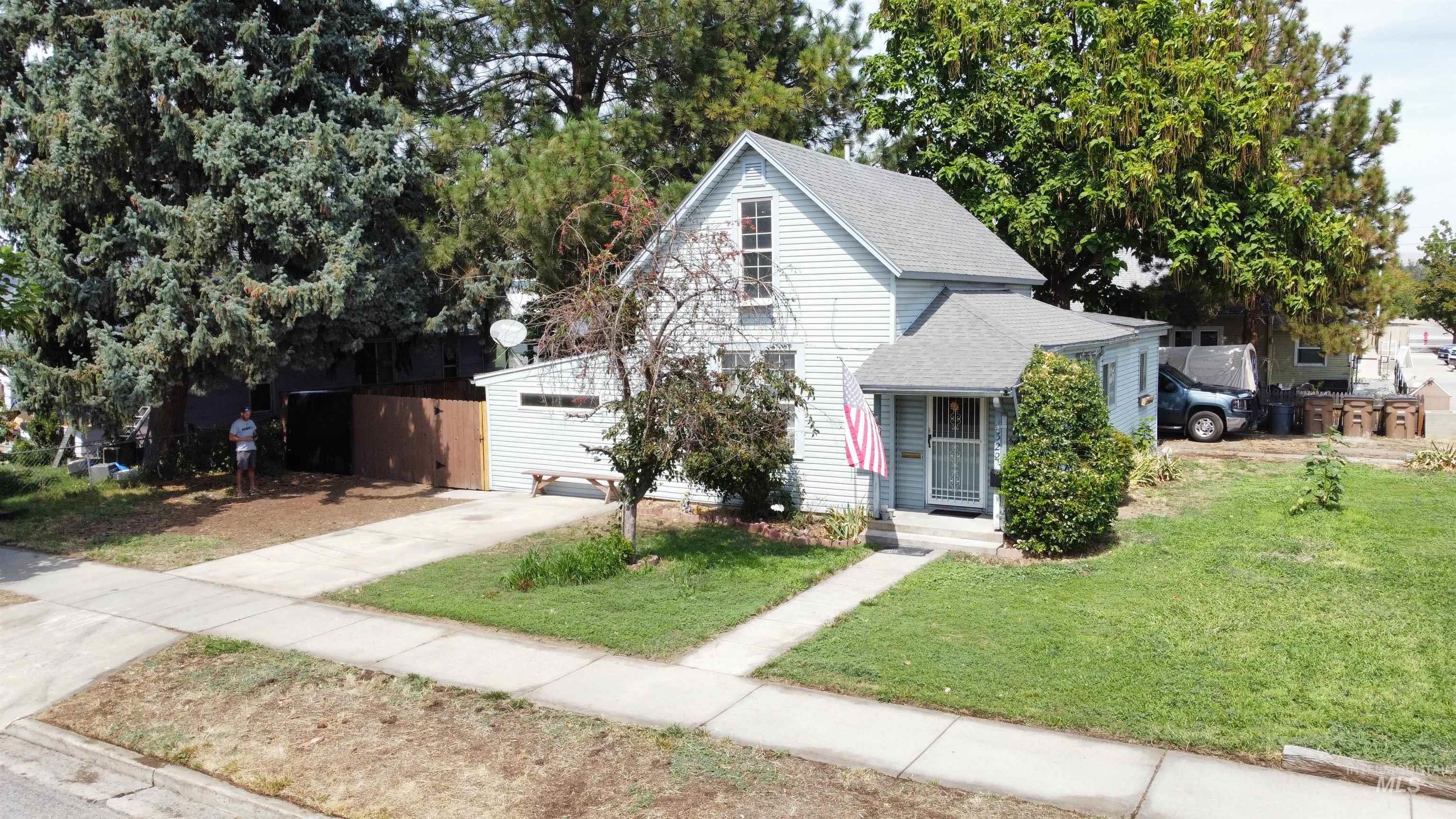 322 E 1st St., Emmett, Idaho 83617, 4 Bedrooms, 2 Bathrooms, Residential For Sale, Price $347,777,MLS 99000023