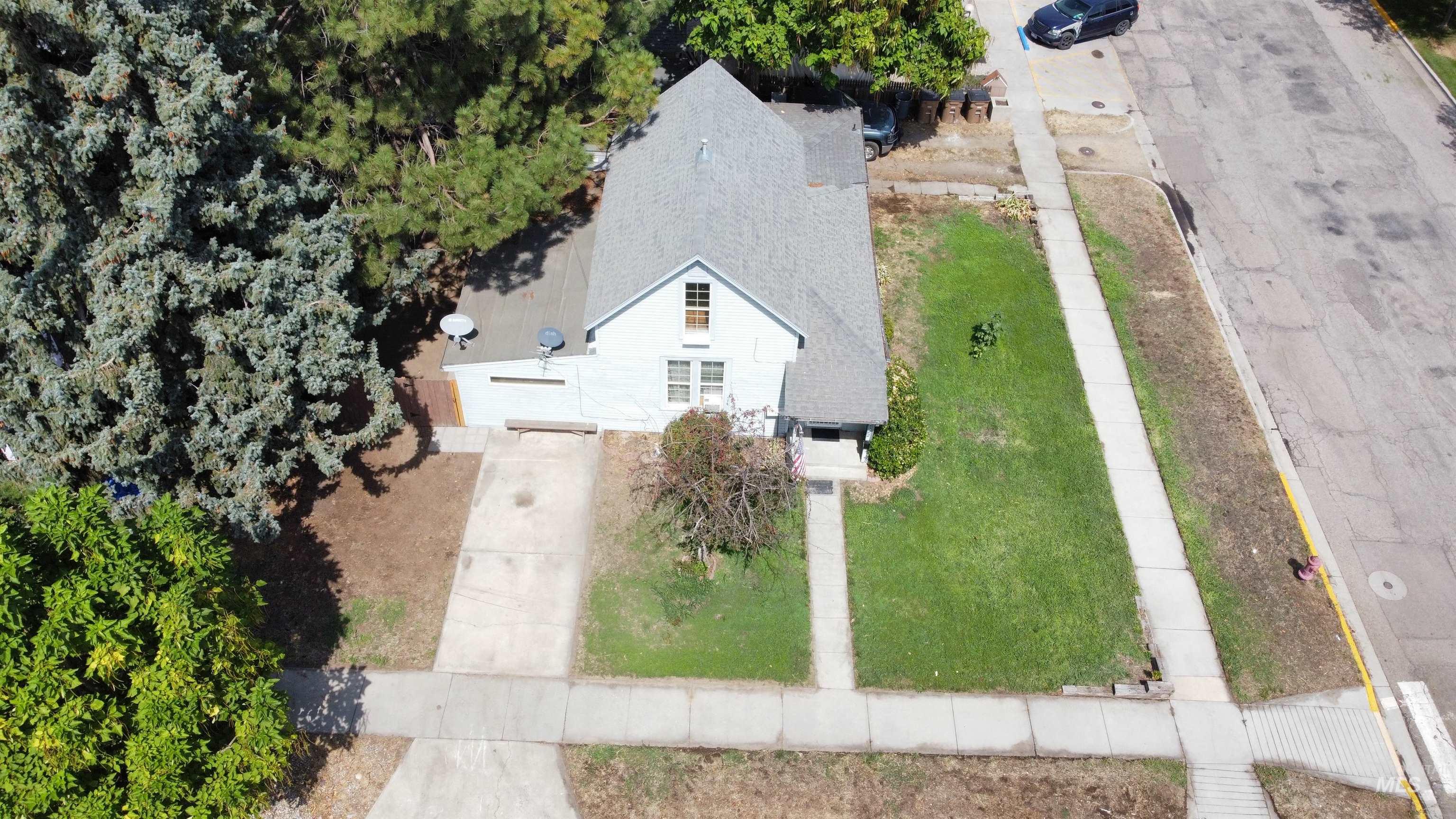 322 E 1st St., Emmett, Idaho 83617, 4 Bedrooms, 2 Bathrooms, Residential For Sale, Price $347,777,MLS 99000023