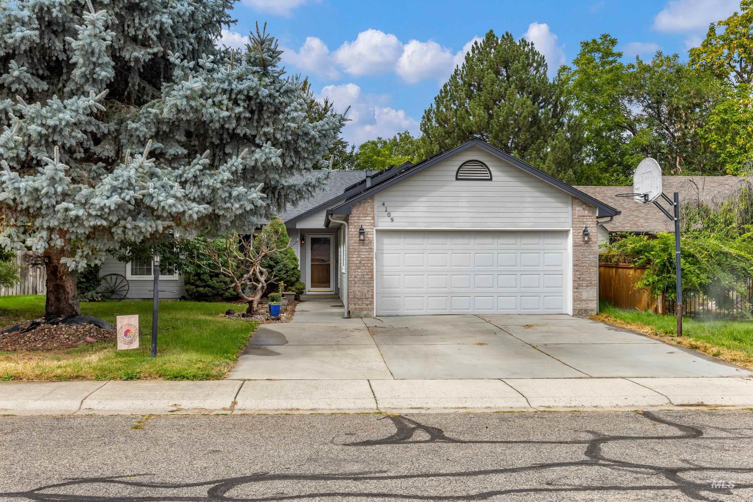 4109 N Eiguren Place, Boise, Idaho 83703, 3 Bedrooms, 2 Bathrooms, Residential For Sale, Price $499,000,MLS 99000025