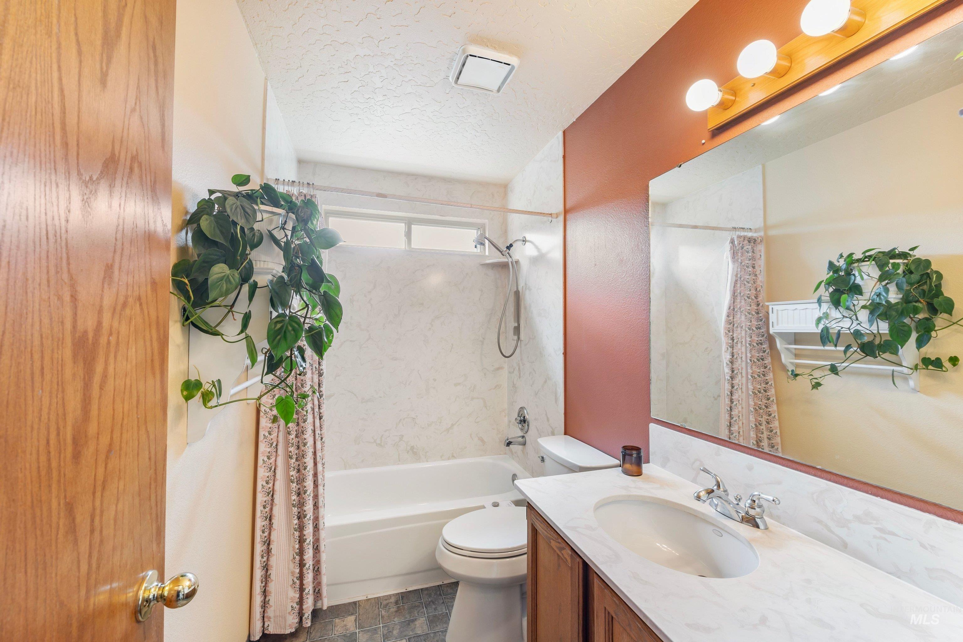 4109 N Eiguren Place, Boise, Idaho 83703, 3 Bedrooms, 2 Bathrooms, Residential For Sale, Price $499,000,MLS 99000025