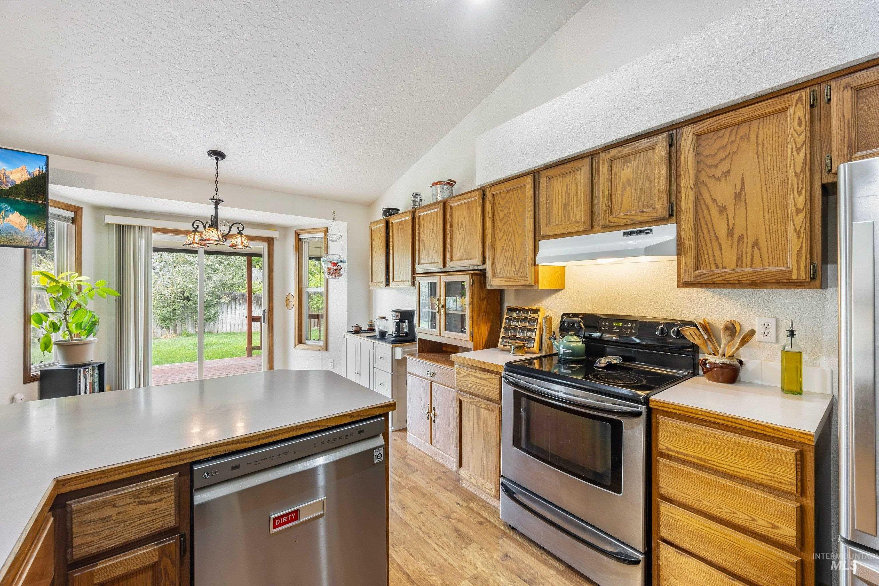 4109 N Eiguren Place, Boise, Idaho 83703, 3 Bedrooms, 2 Bathrooms, Residential For Sale, Price $499,000,MLS 99000025