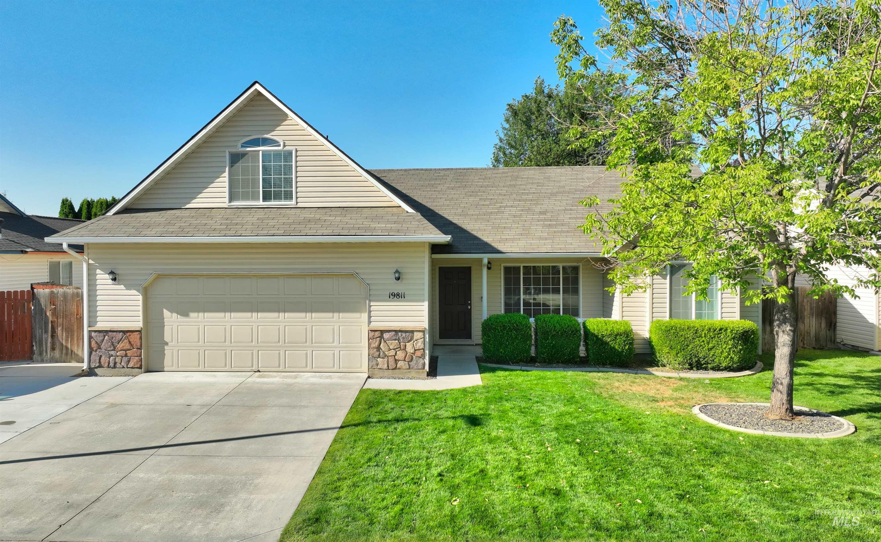 19811 Adirondack Way, Caldwell, Idaho 83605, 3 Bedrooms, 2 Bathrooms, Residential For Sale, Price $359,900,MLS 99000027