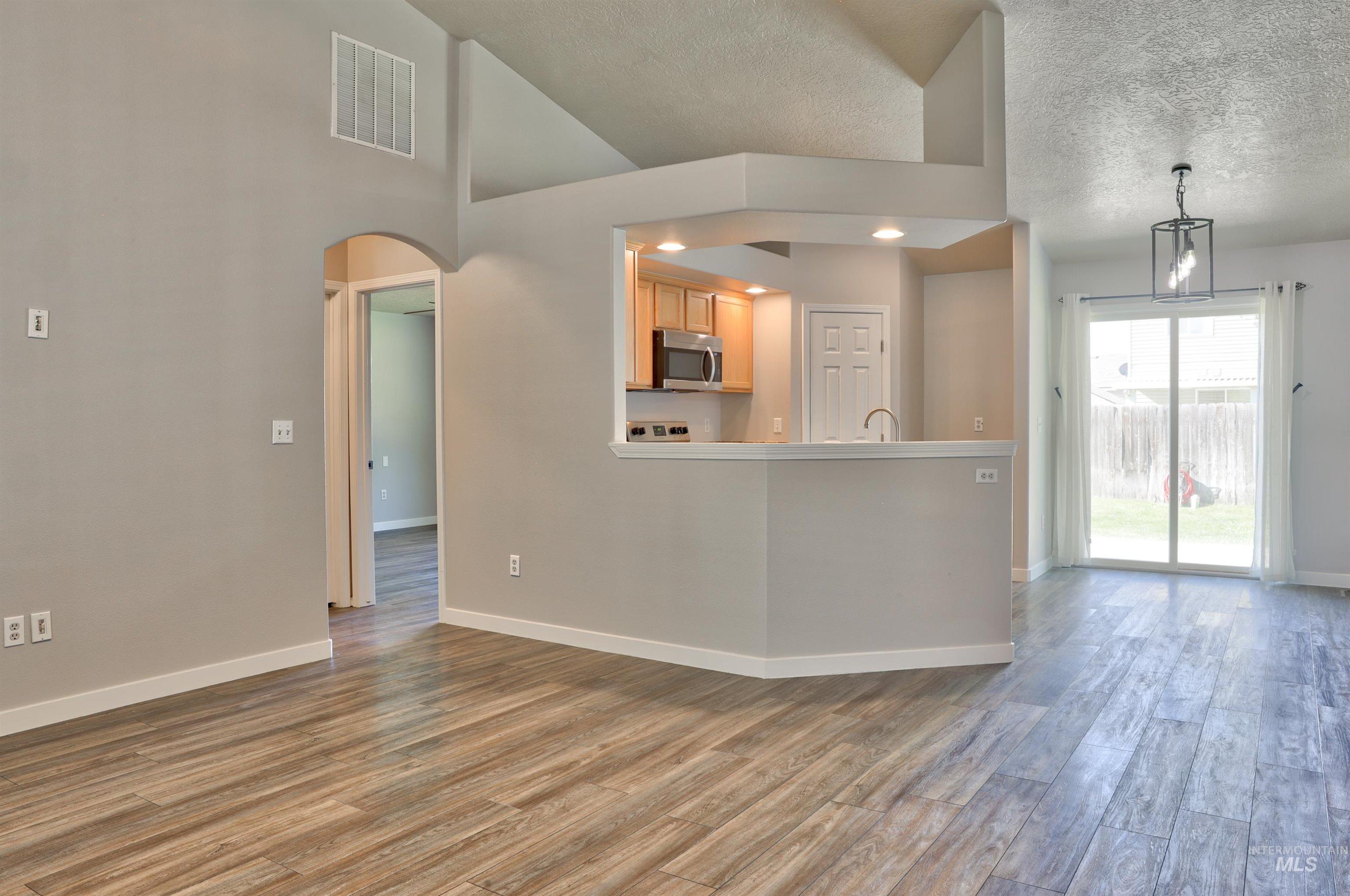 19811 Adirondack Way, Caldwell, Idaho 83605, 3 Bedrooms, 2 Bathrooms, Residential For Sale, Price $359,900,MLS 99000027