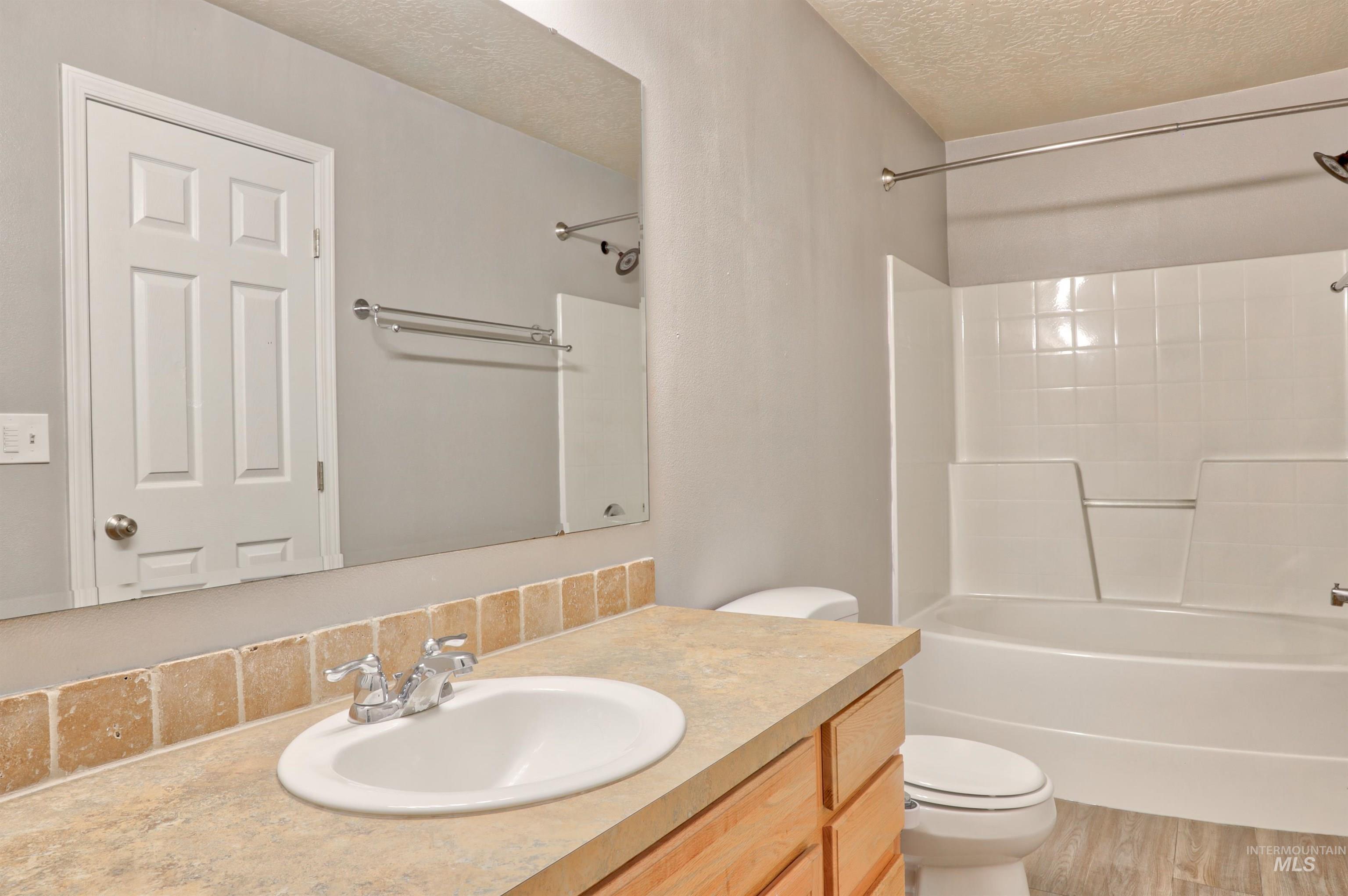 19811 Adirondack Way, Caldwell, Idaho 83605, 3 Bedrooms, 2 Bathrooms, Residential For Sale, Price $359,900,MLS 99000027