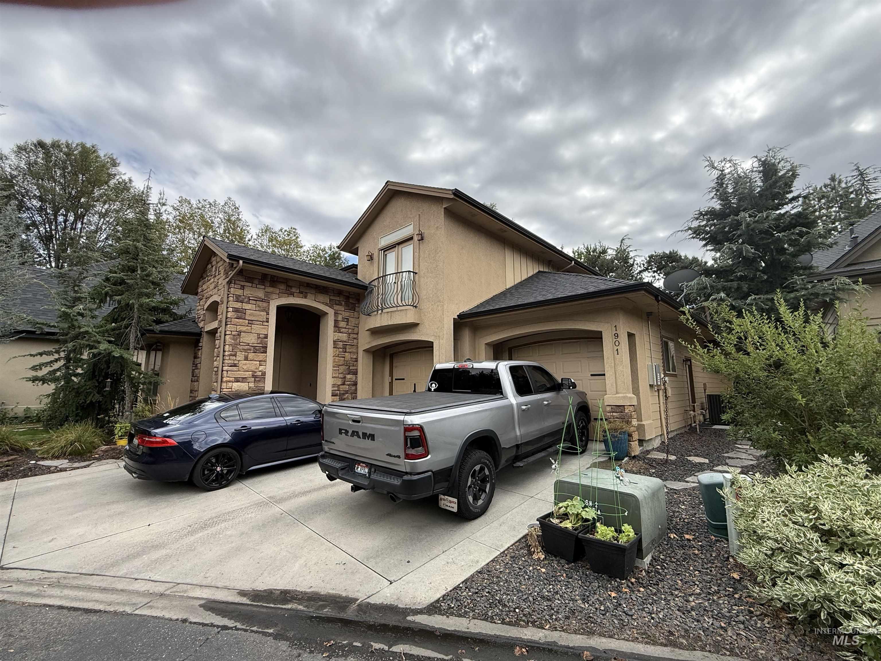 1901 S Stream Pointe Ln, Eagle, Idaho 83616, 3 Bedrooms, 2.5 Bathrooms, Residential For Sale, Price $775,000,MLS 99000028