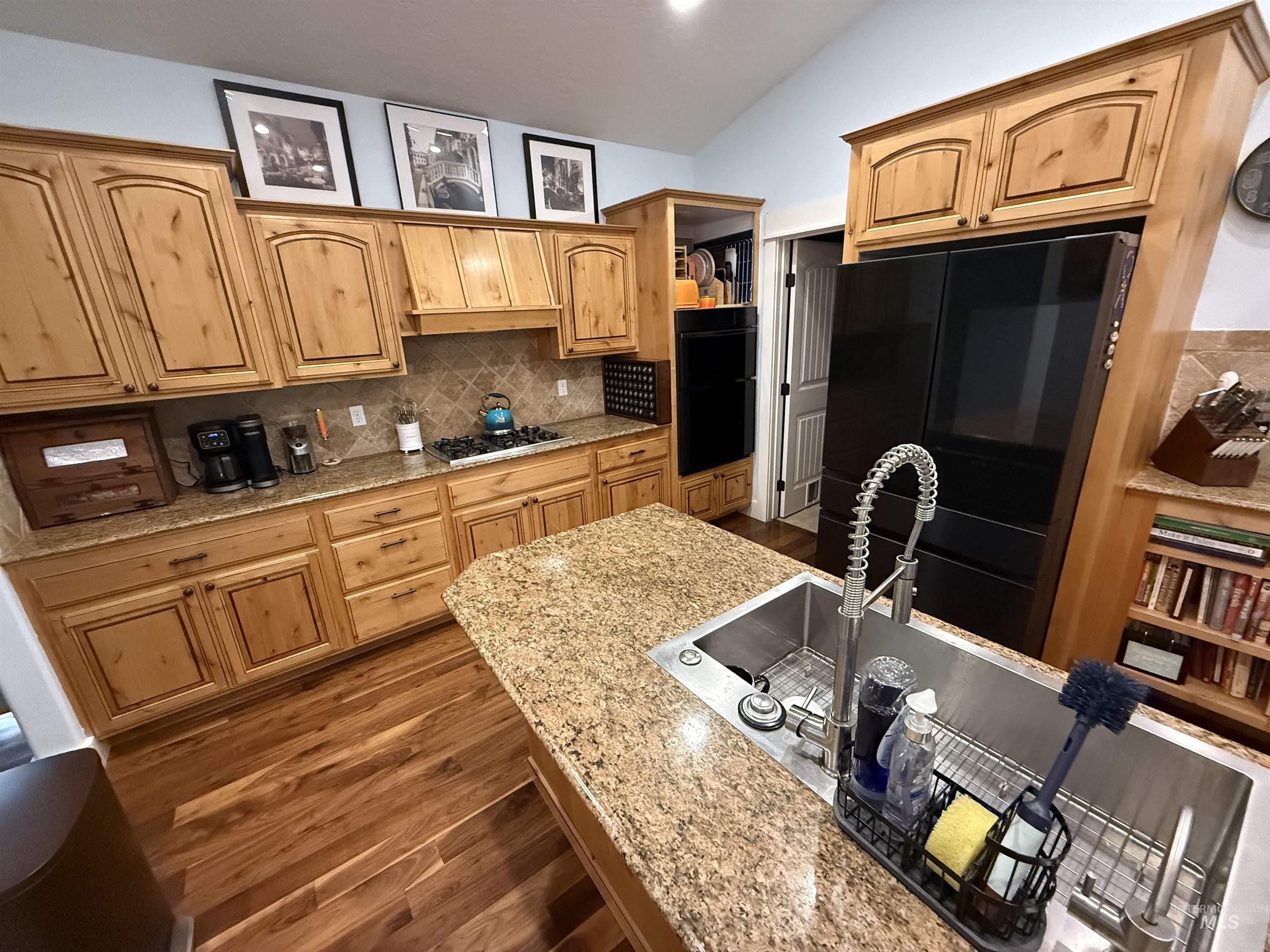 1901 S Stream Pointe Ln, Eagle, Idaho 83616, 3 Bedrooms, 2.5 Bathrooms, Residential For Sale, Price $775,000,MLS 99000028