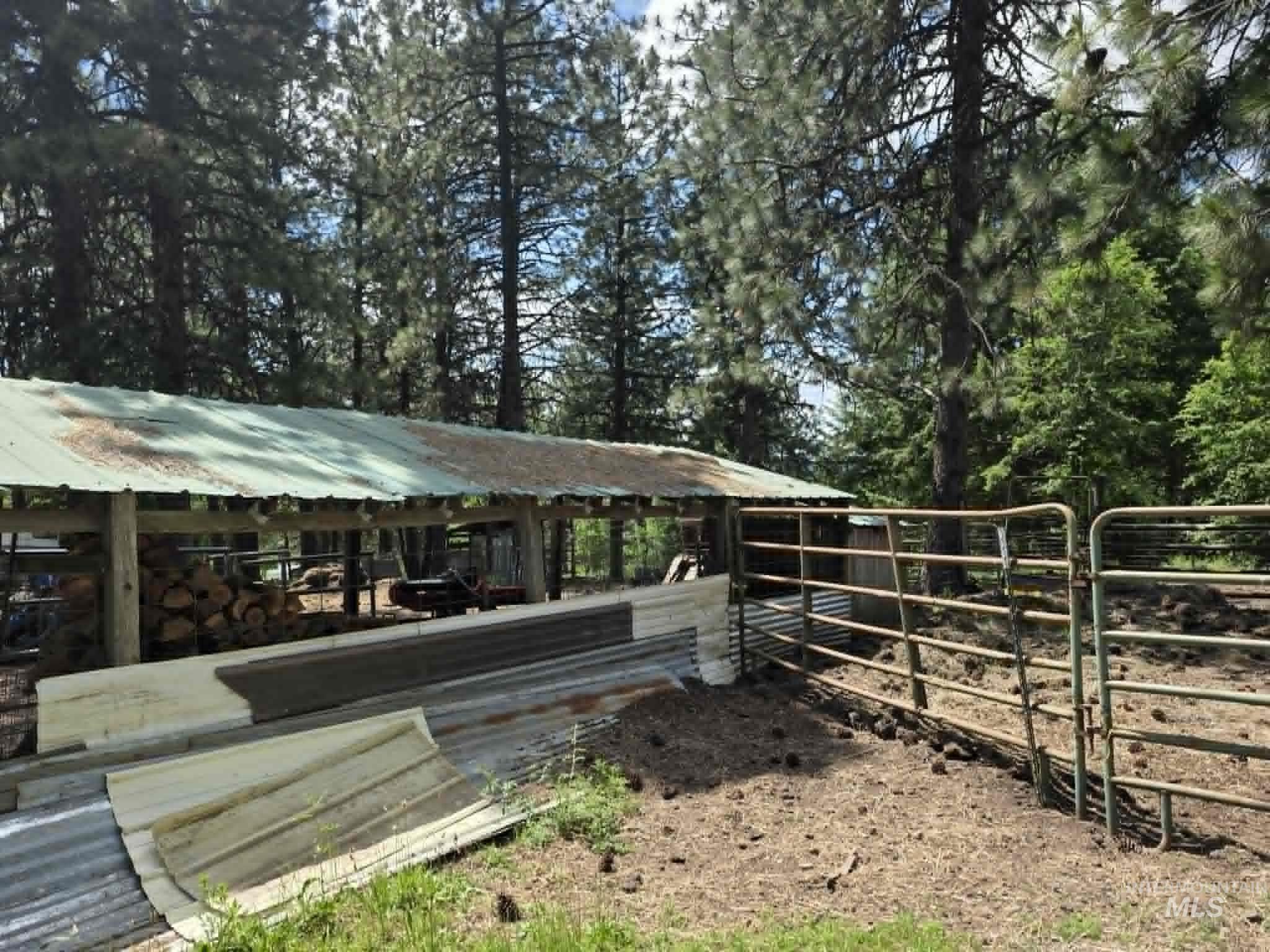 3871 Lakeview Road, Orofino, Idaho 83544, 3 Bedrooms, 2 Bathrooms, Residential For Sale, Price $650,000,MLS 99000029