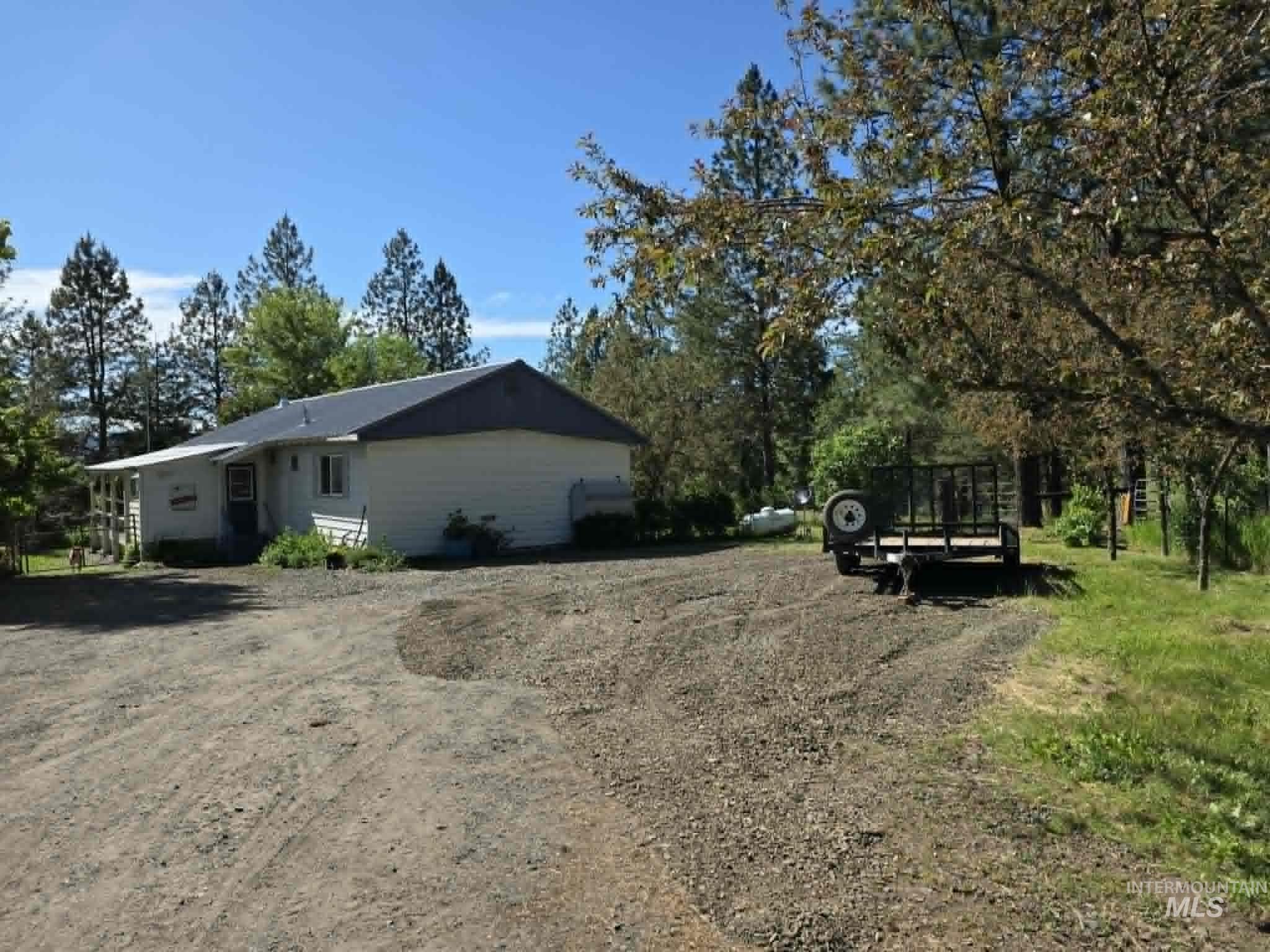 3871 Lakeview Road, Orofino, Idaho 83544, 3 Bedrooms, 2 Bathrooms, Residential For Sale, Price $650,000,MLS 99000029