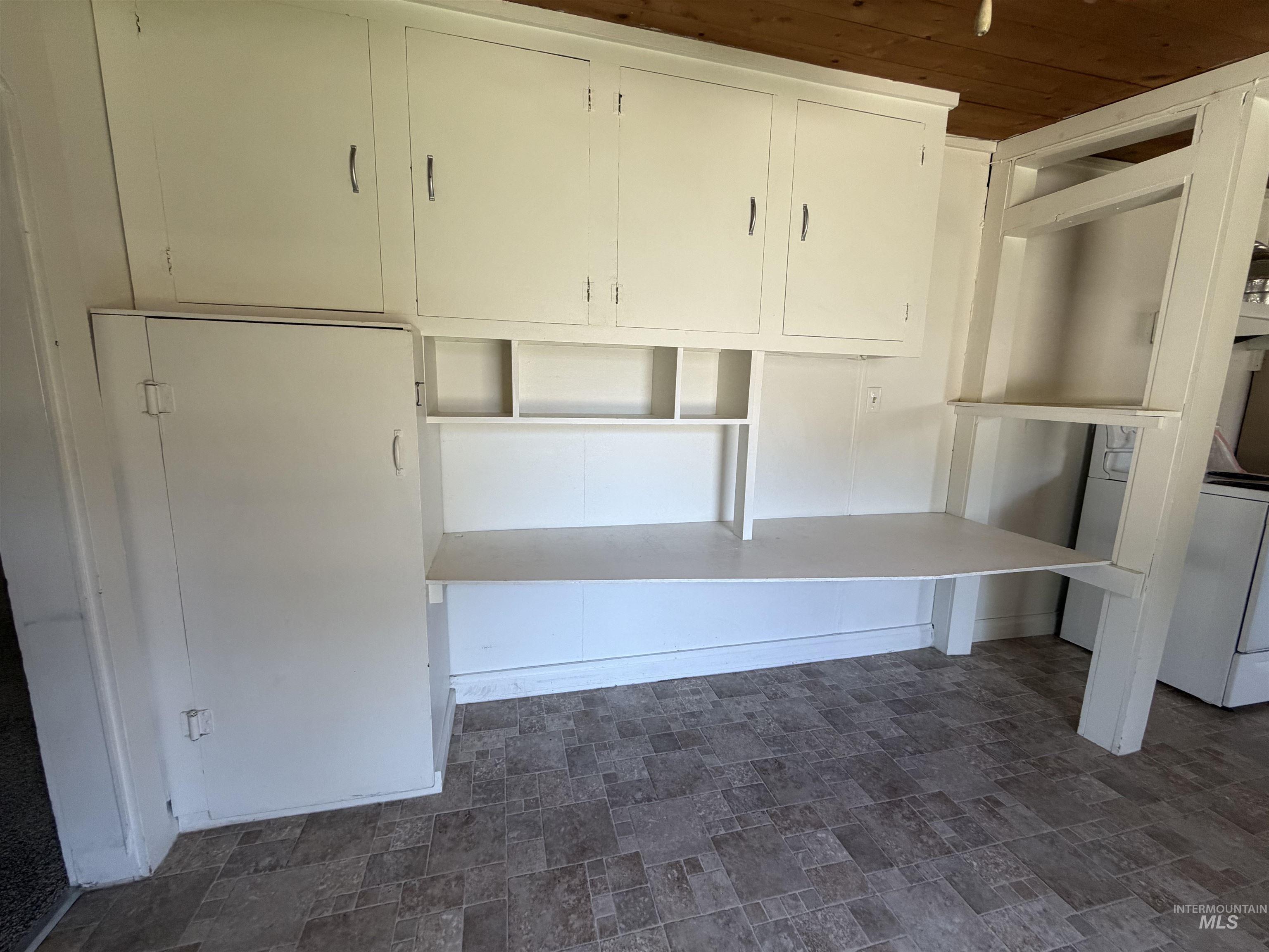110 S 11th East, Mountain Home, Idaho 83647, 2 Bedrooms, 1 Bathroom, Residential For Sale, Price $169,900,MLS 99000033