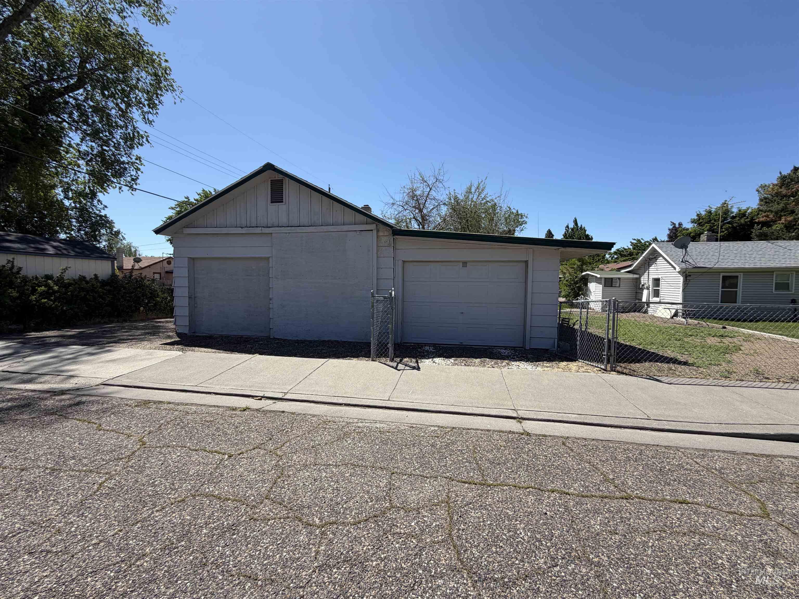 110 S 11th East, Mountain Home, Idaho 83647, 2 Bedrooms, 1 Bathroom, Residential For Sale, Price $169,900,MLS 99000033