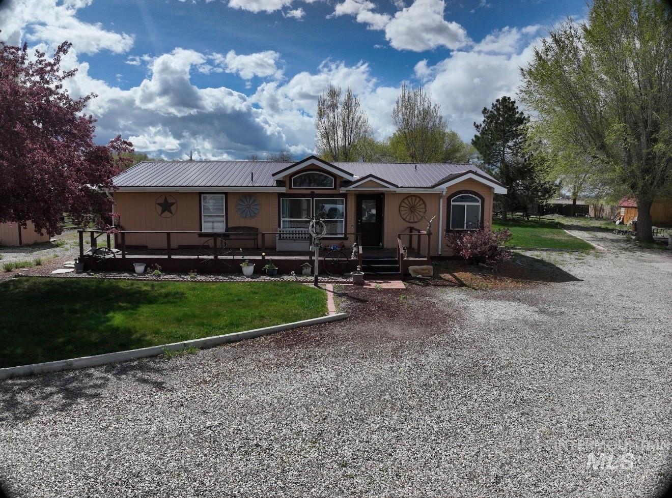 131-A Hilltop Court, Burley, Idaho 83318, 3 Bedrooms, 2 Bathrooms, Residential For Sale, Price $380,000,MLS 99000036