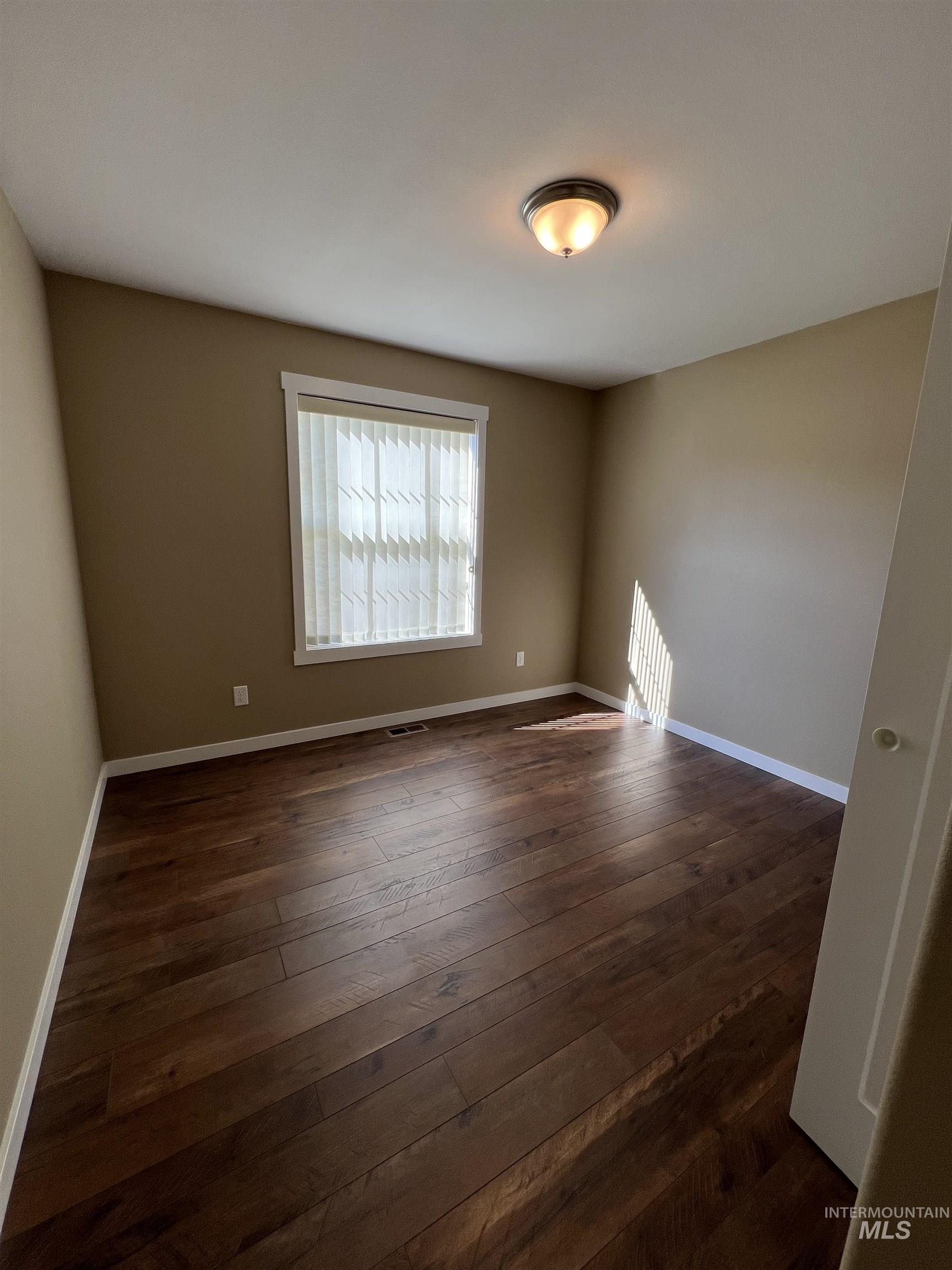 1705 Pioneer Dr., Lewiston, Idaho 83501, 3 Bedrooms, 2 Bathrooms, Residential For Sale, Price $547,000,MLS 99000038