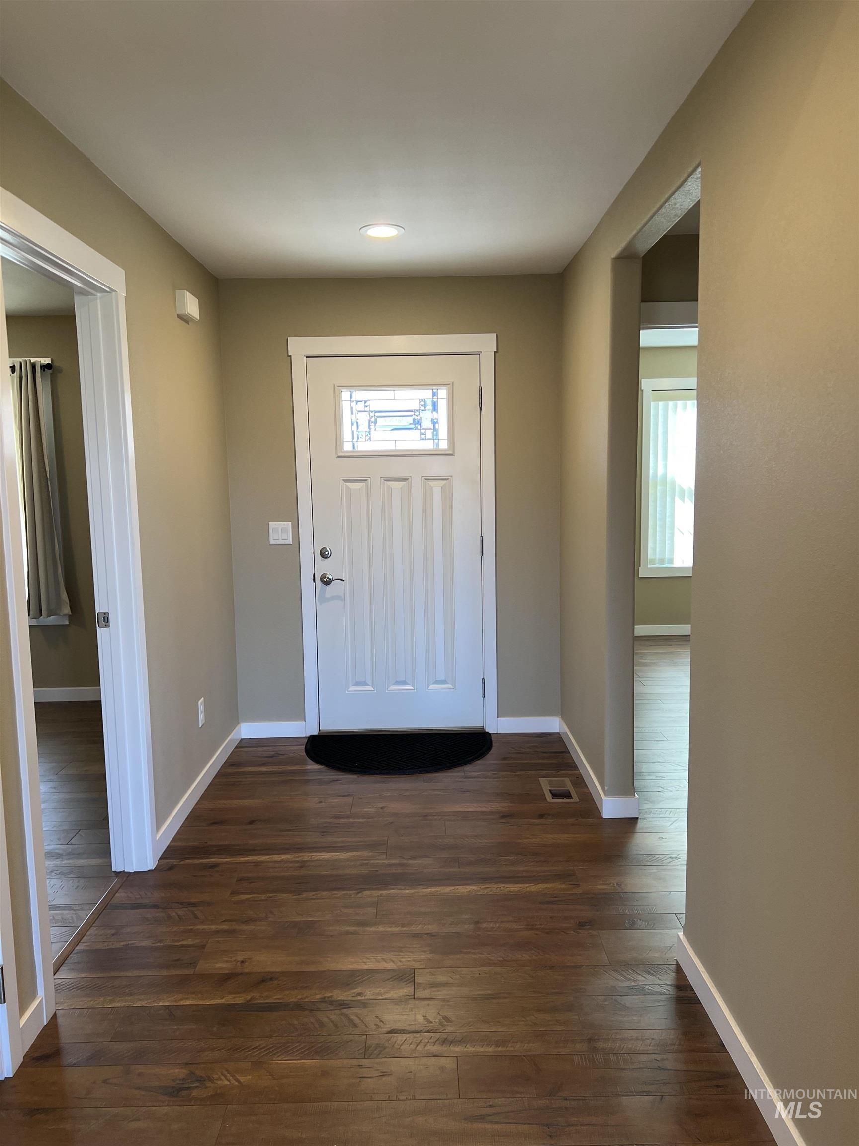 1705 Pioneer Dr., Lewiston, Idaho 83501, 3 Bedrooms, 2 Bathrooms, Residential For Sale, Price $547,000,MLS 99000038